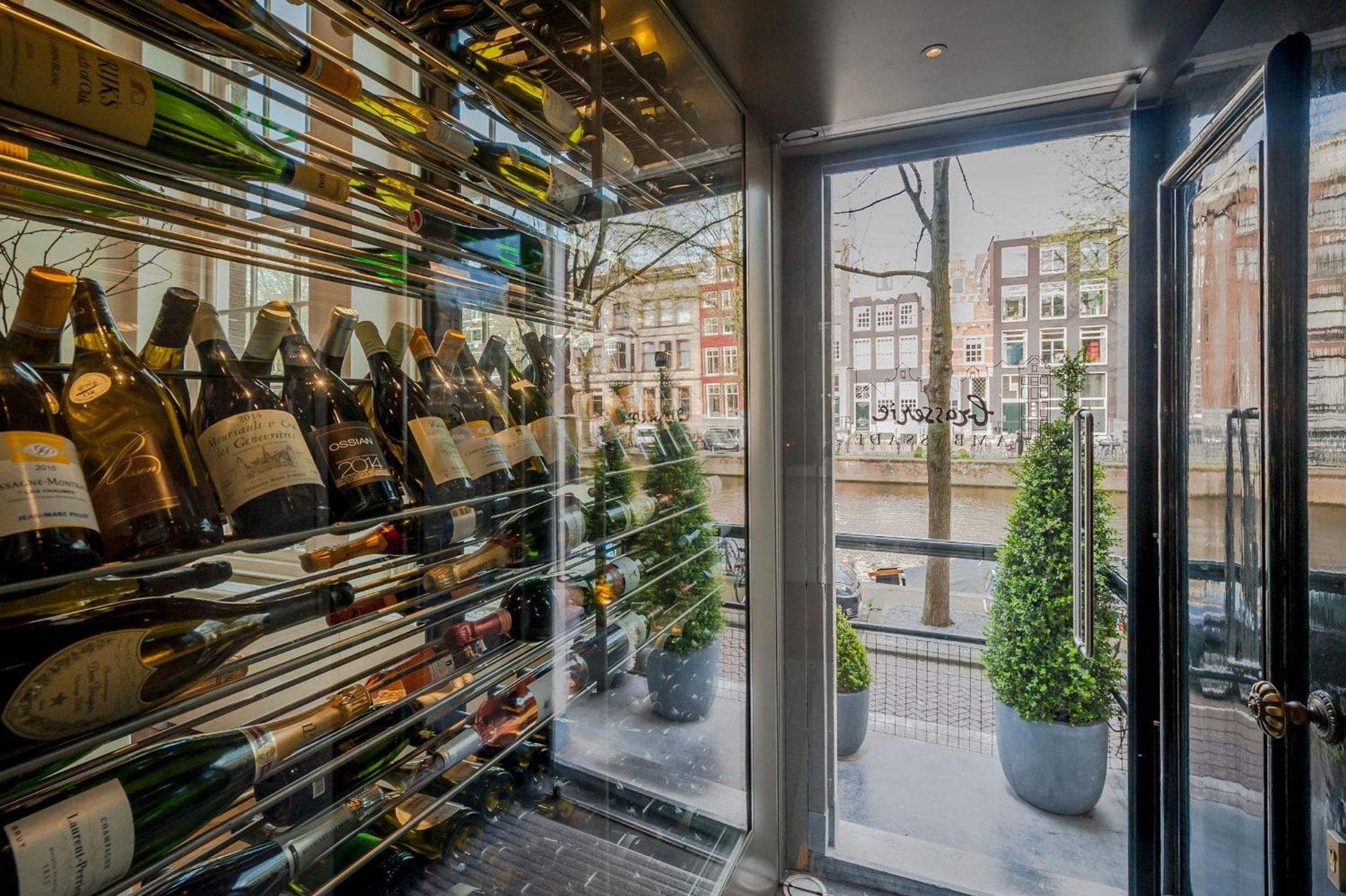 Ambassade Hotel