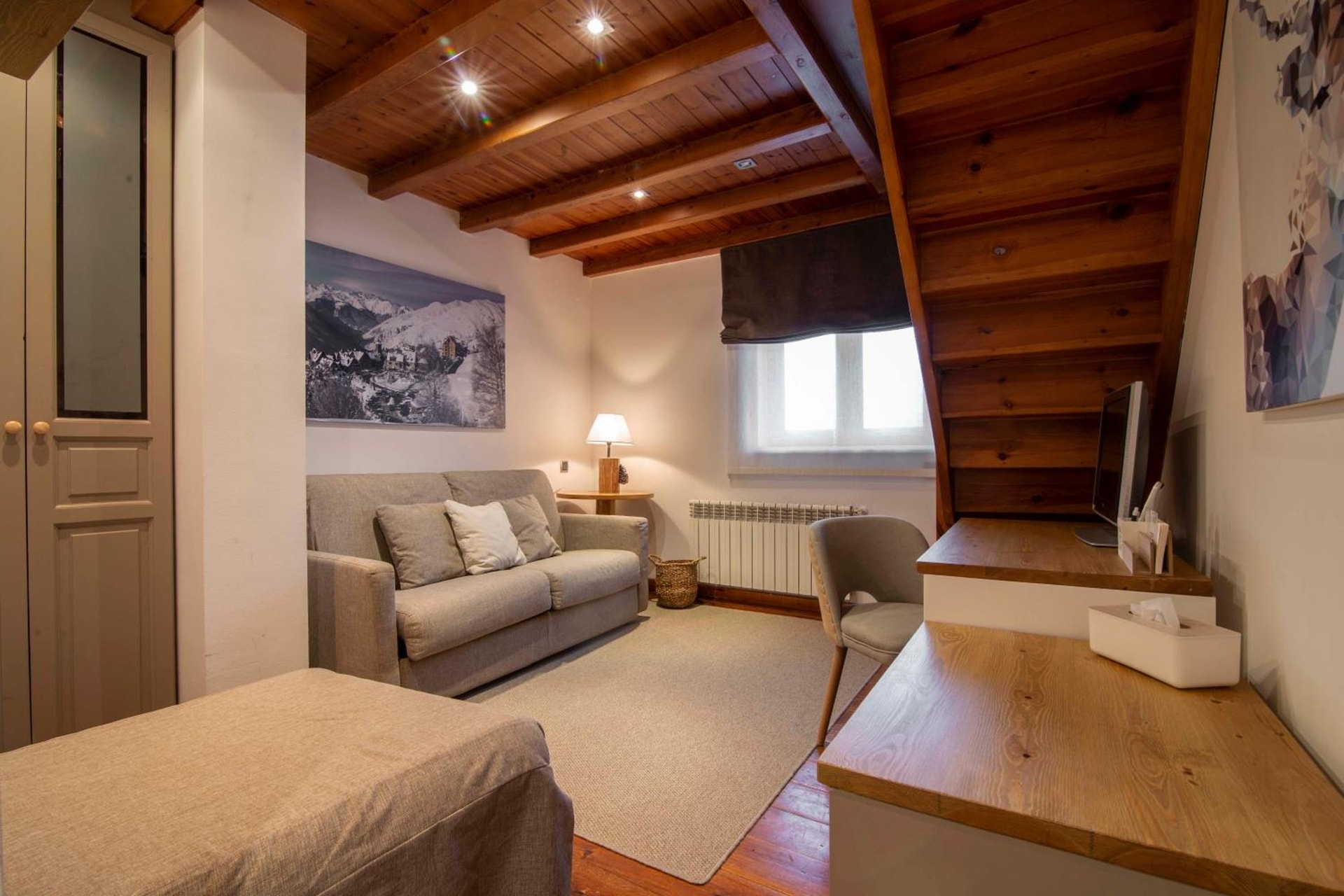 Eira Ski Lodge