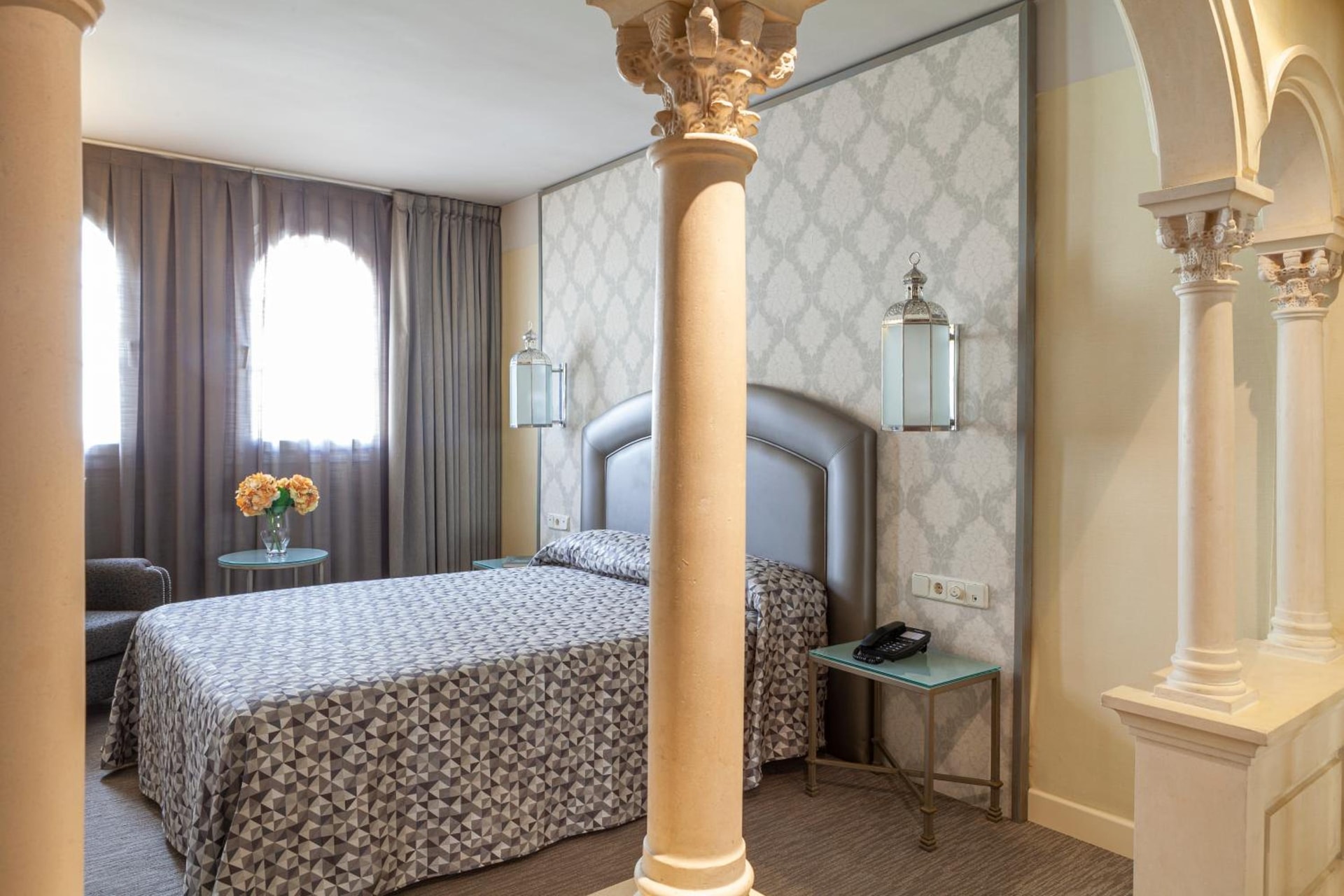 Hotel Macià Alfaros