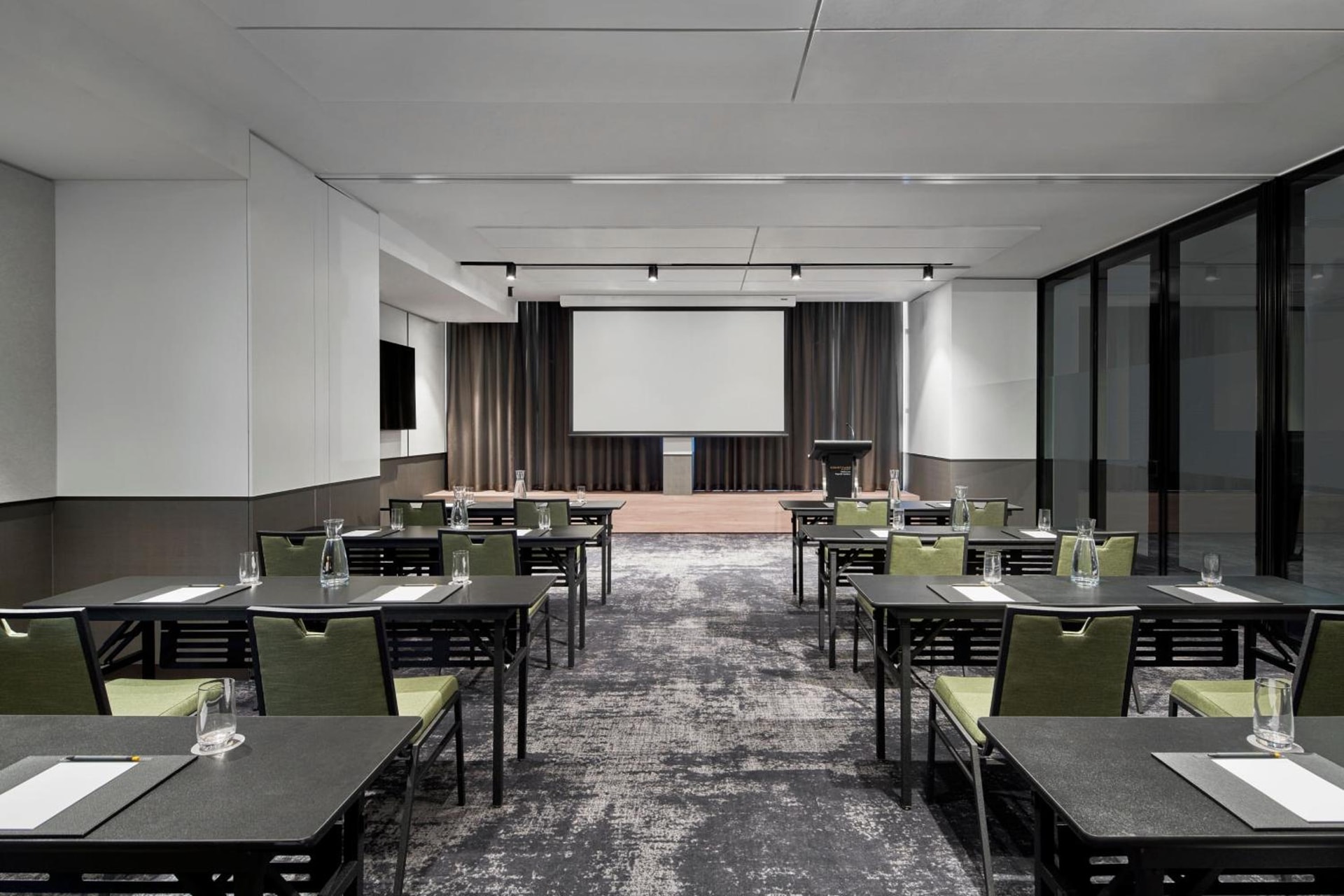 Courtyard by Marriott Melbourne Flagstaff Gardens