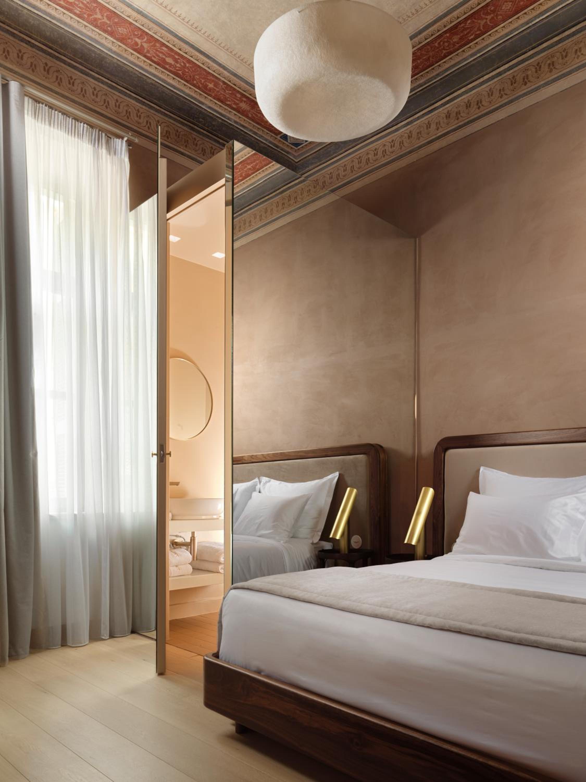 Monument Hotel