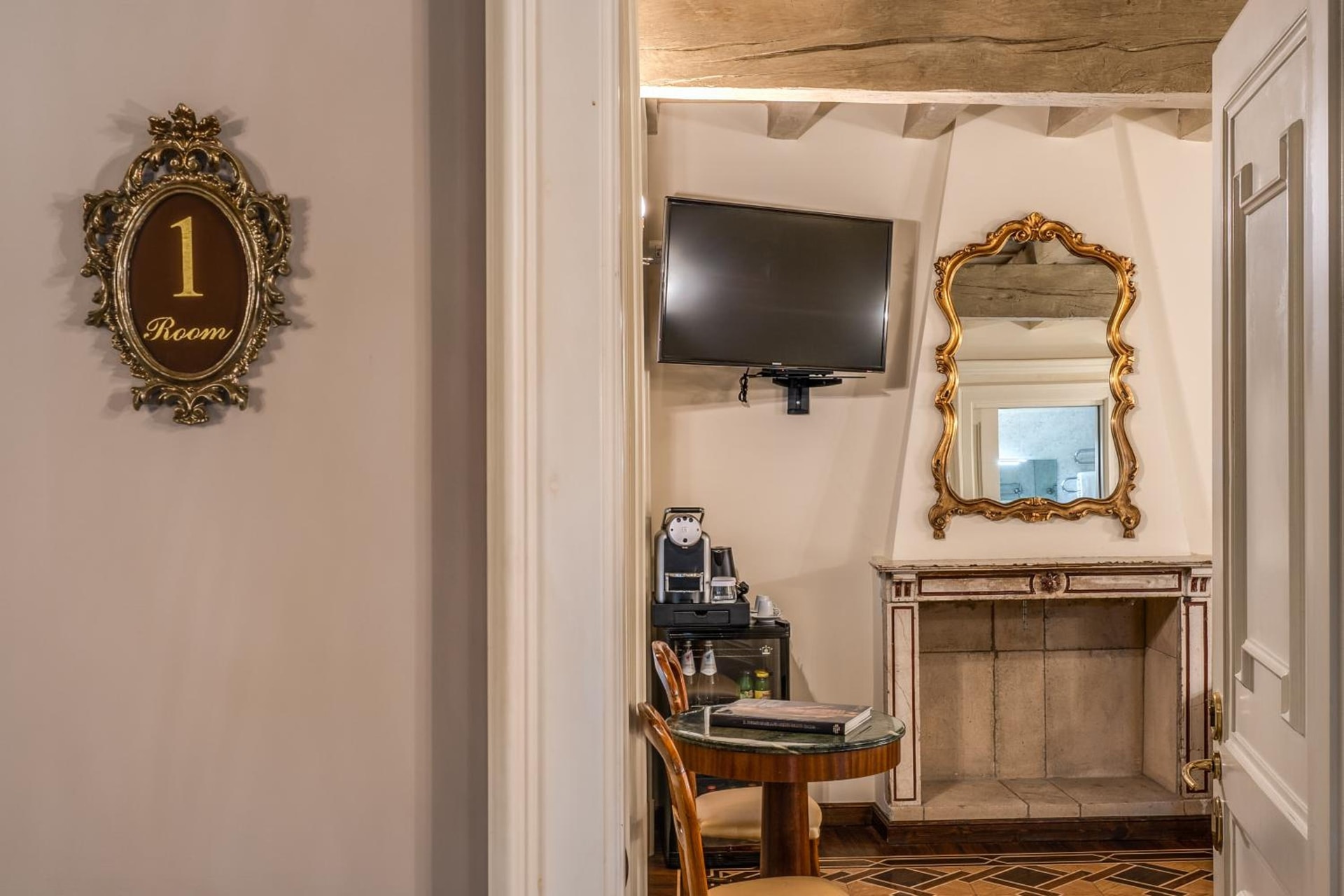 Hotel Santa Marta Suites