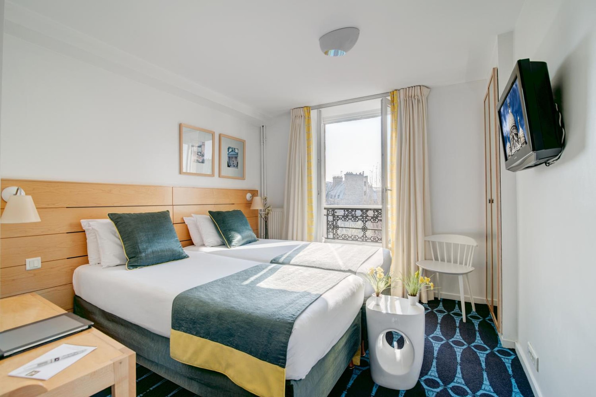 hotel room