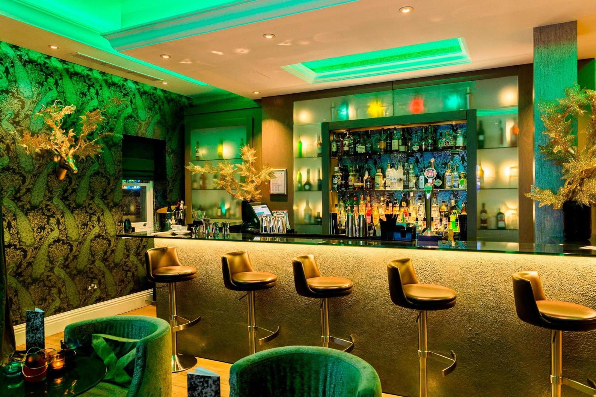 bar