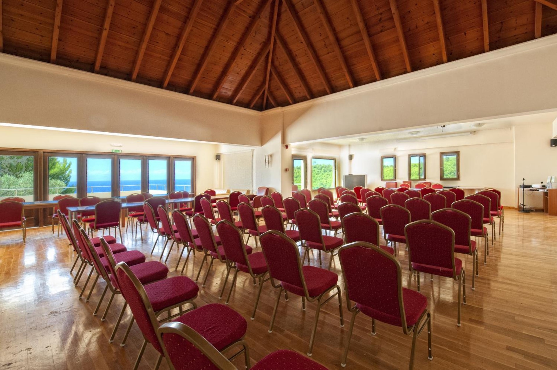 Alonissos Beach Bungalows And Suites Hotel