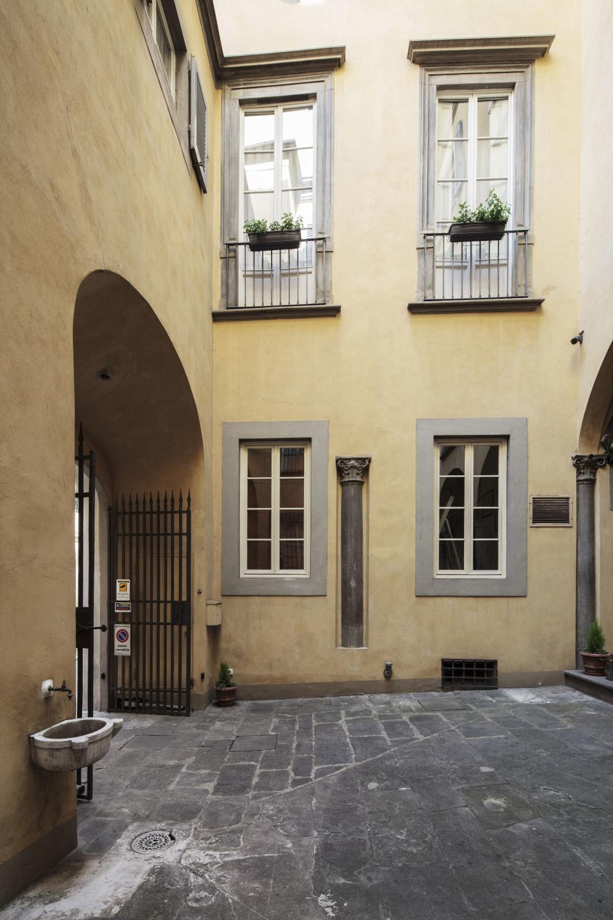 Al Palazzo del Marchese di Camugliano Residenza d'Epoca