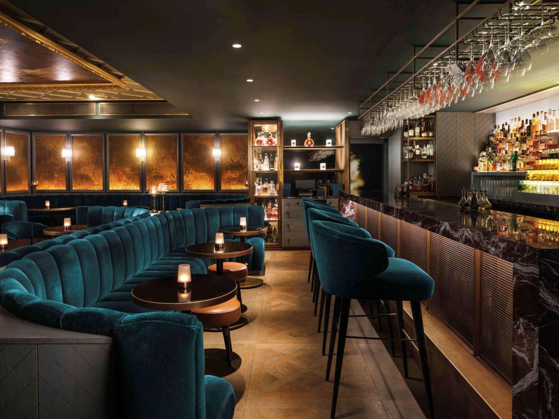 bar