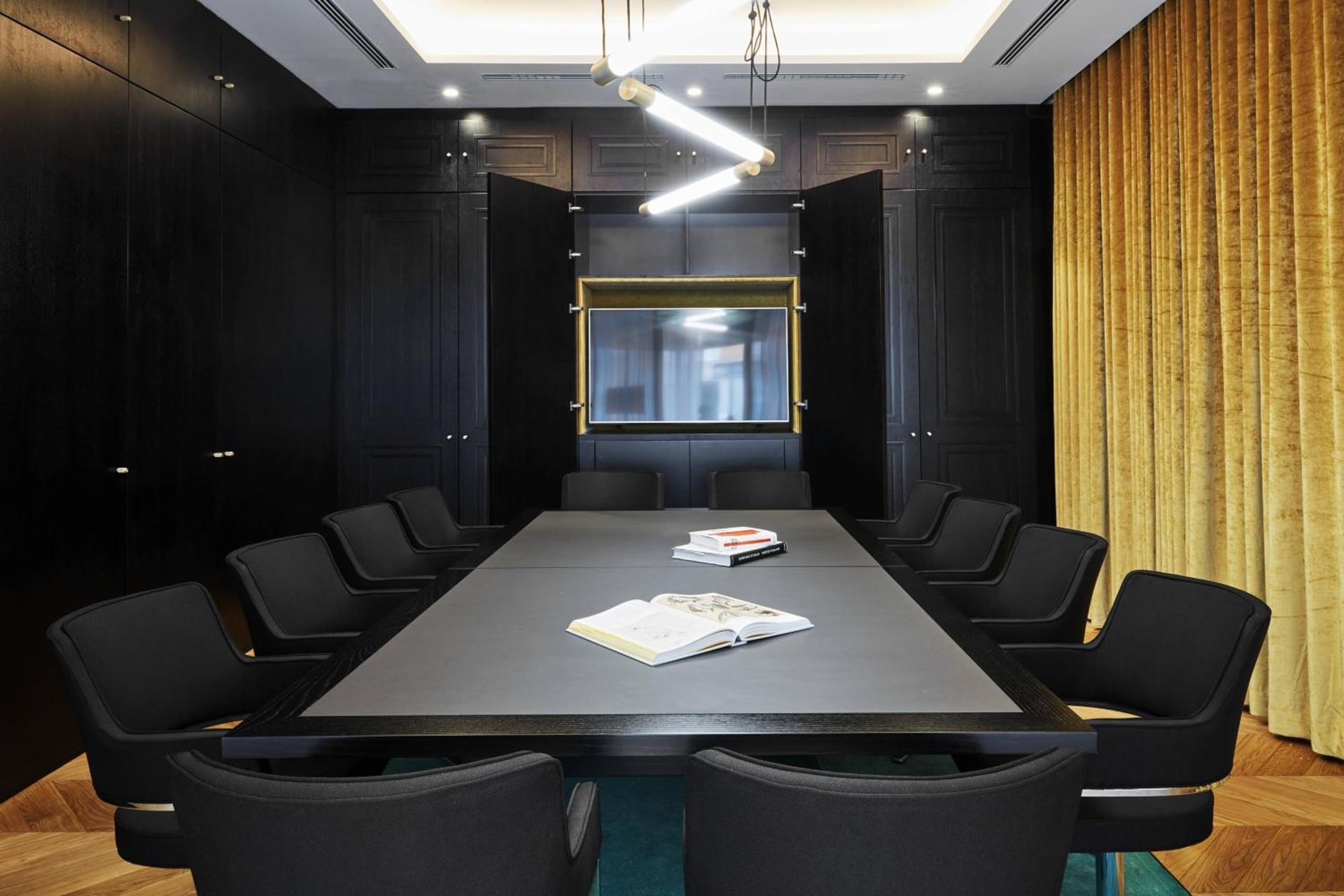 The Dean Munich, Autograph Collection