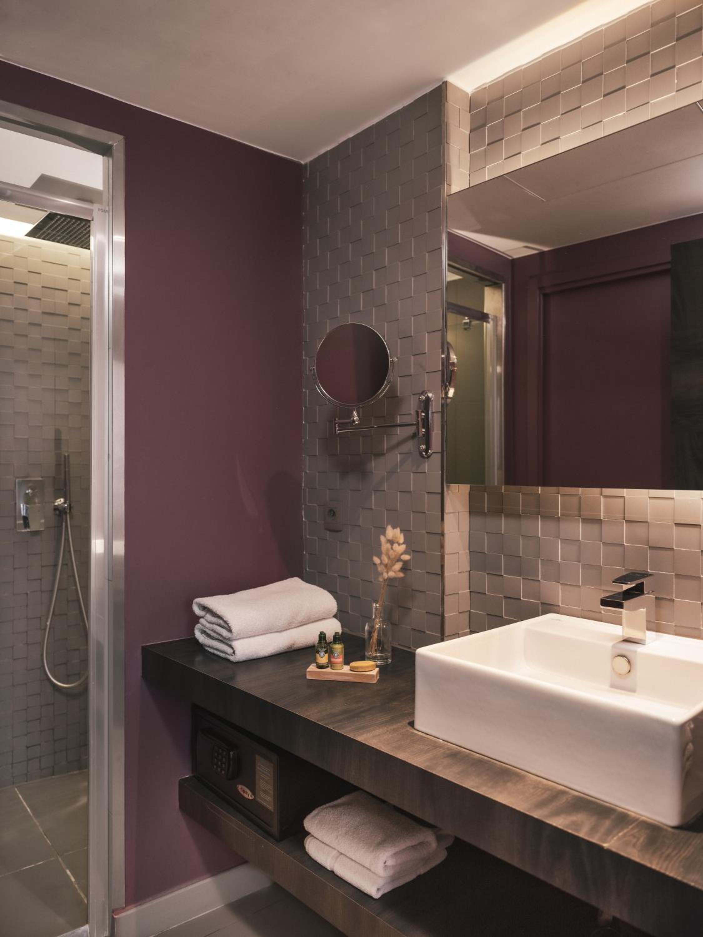 Legend Hôtel Paris