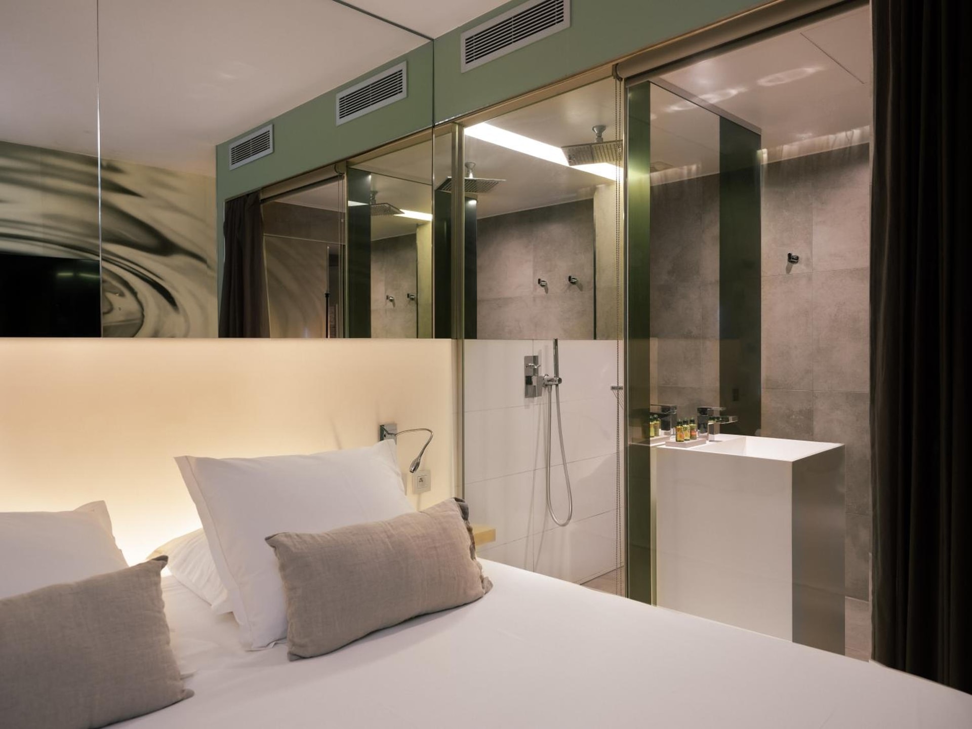 Legend Hôtel Paris