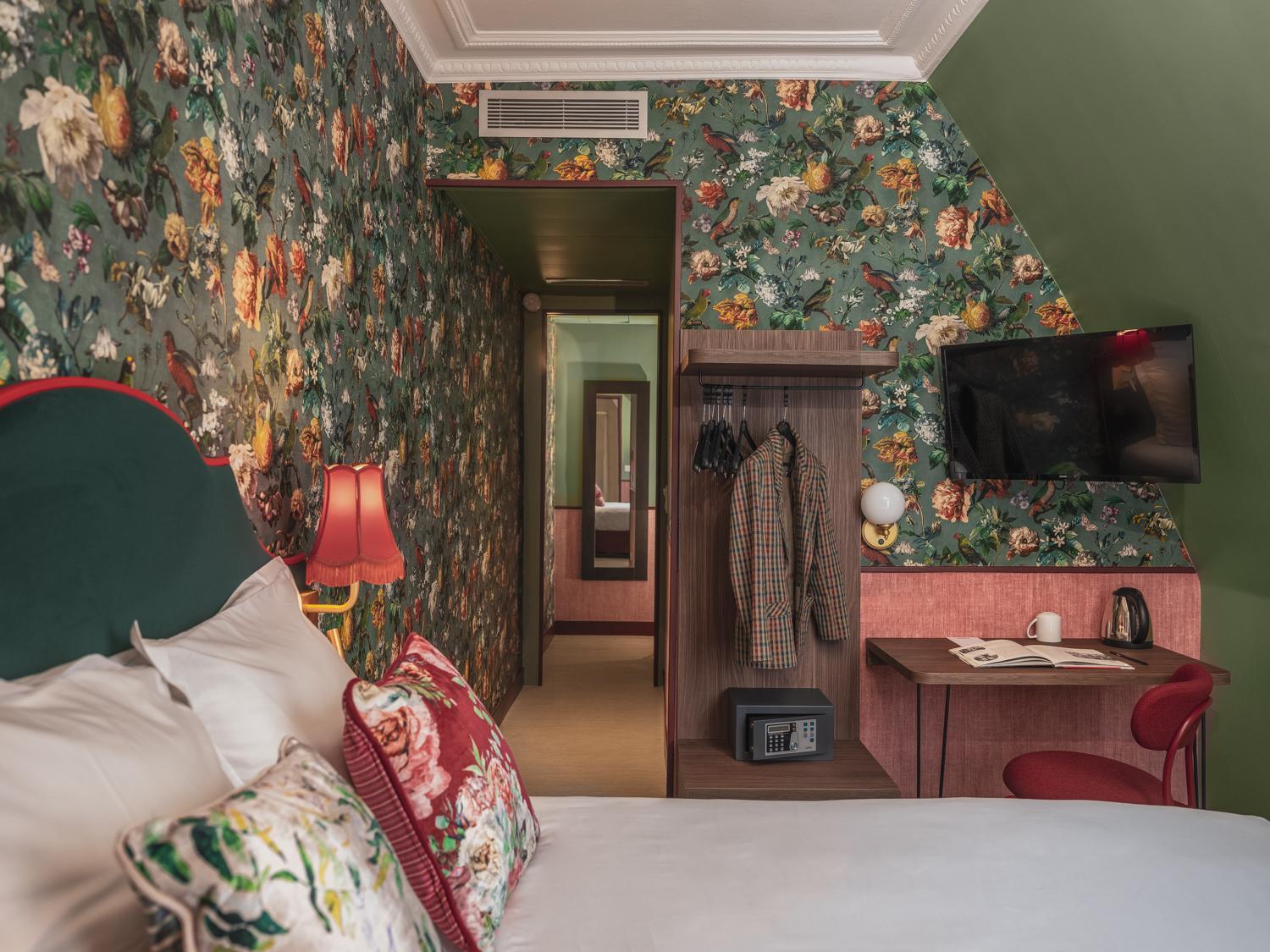 hotel room