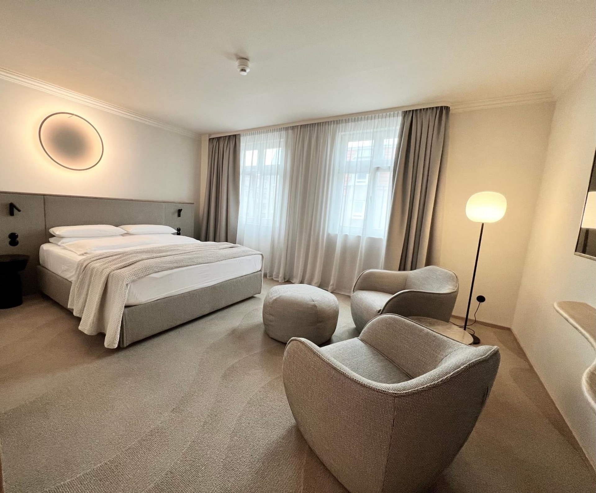 ADELANTE Boutique Hotel