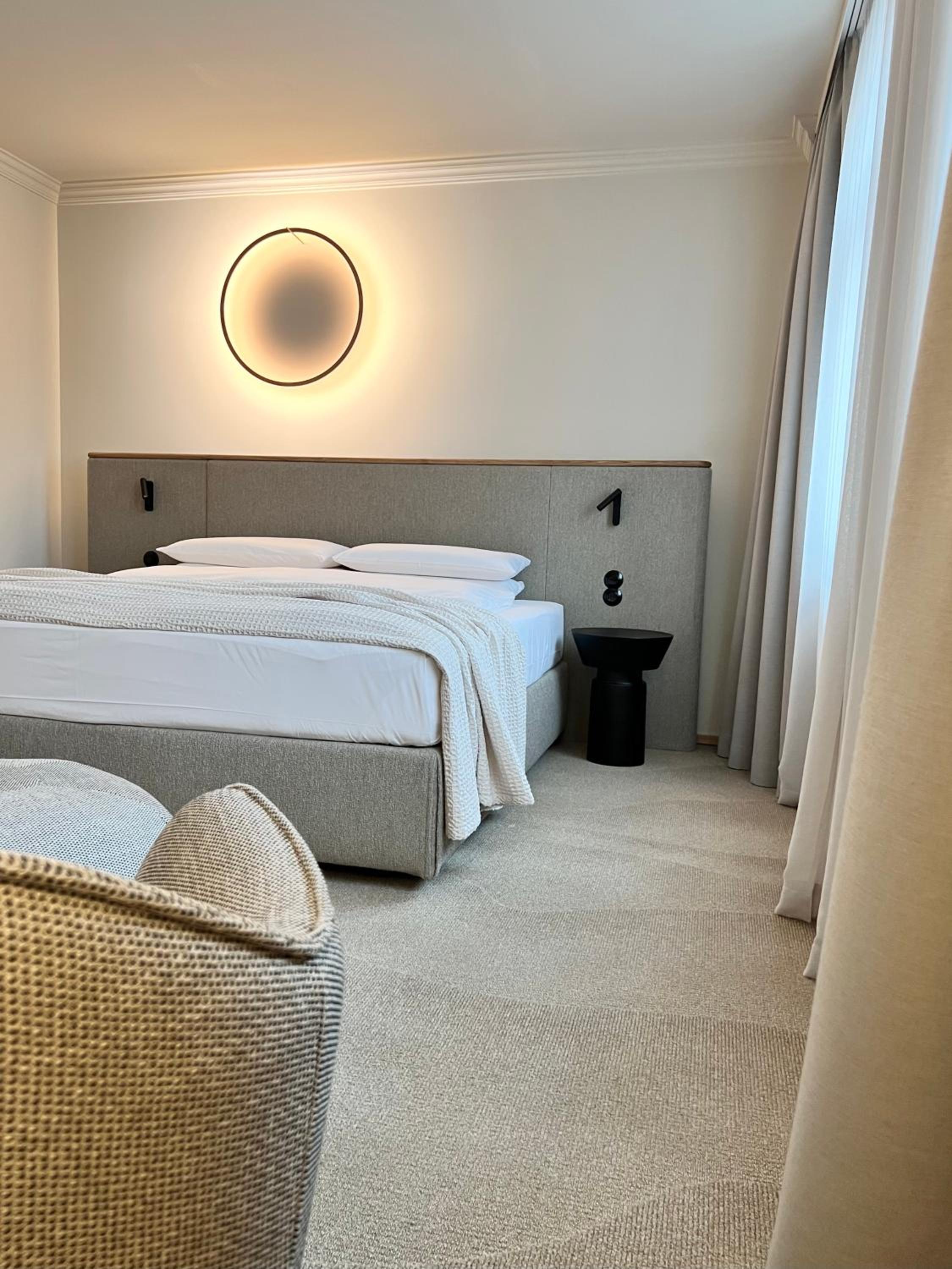 ADELANTE Boutique Hotel