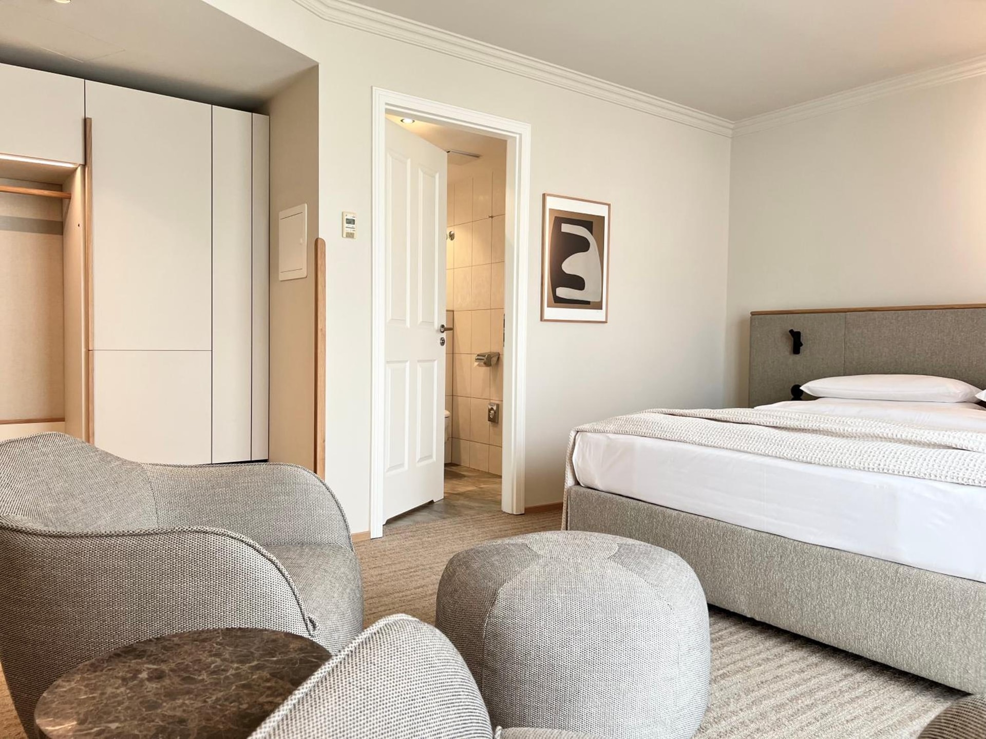 ADELANTE Boutique Hotel