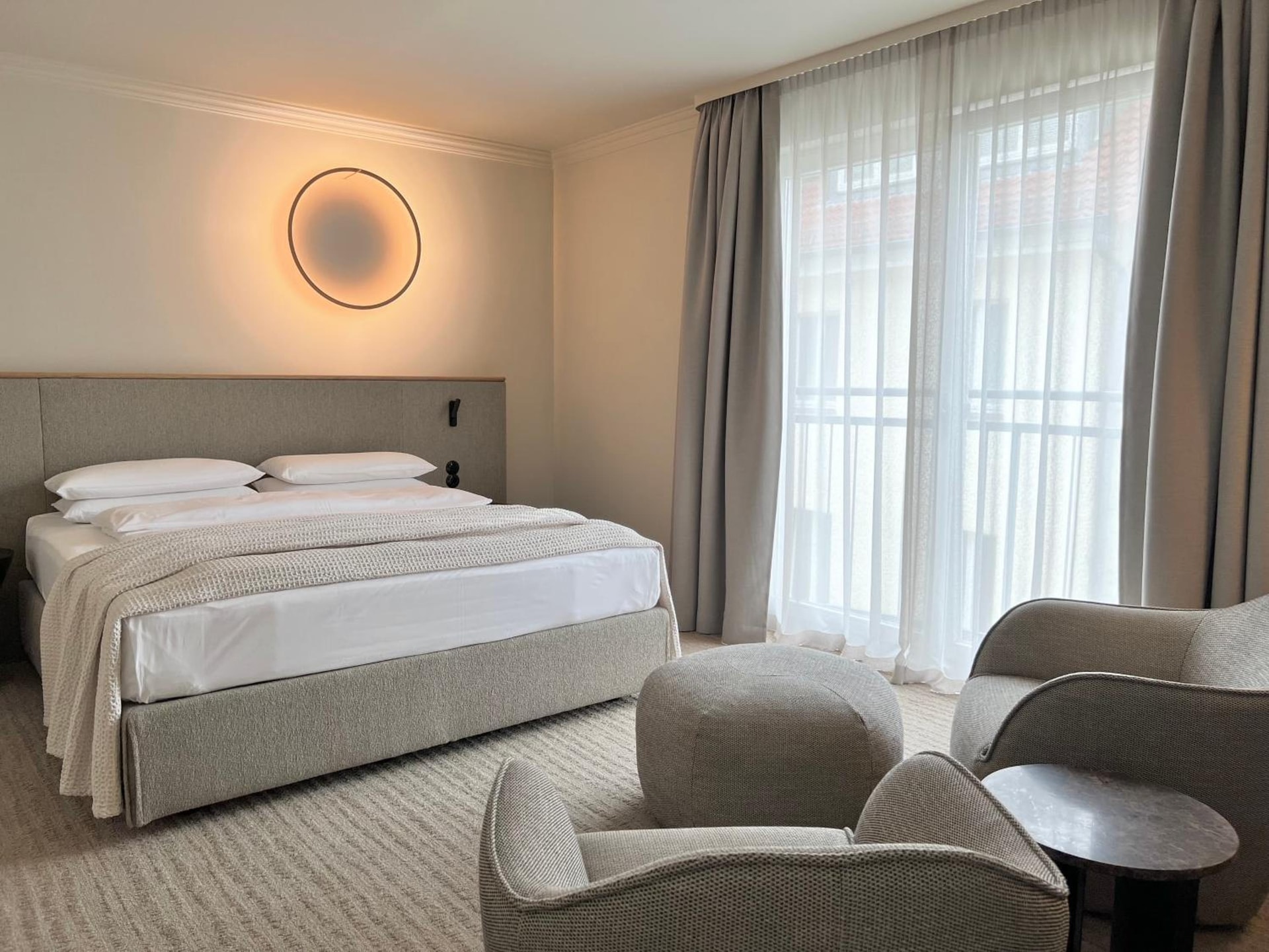 ADELANTE Boutique Hotel