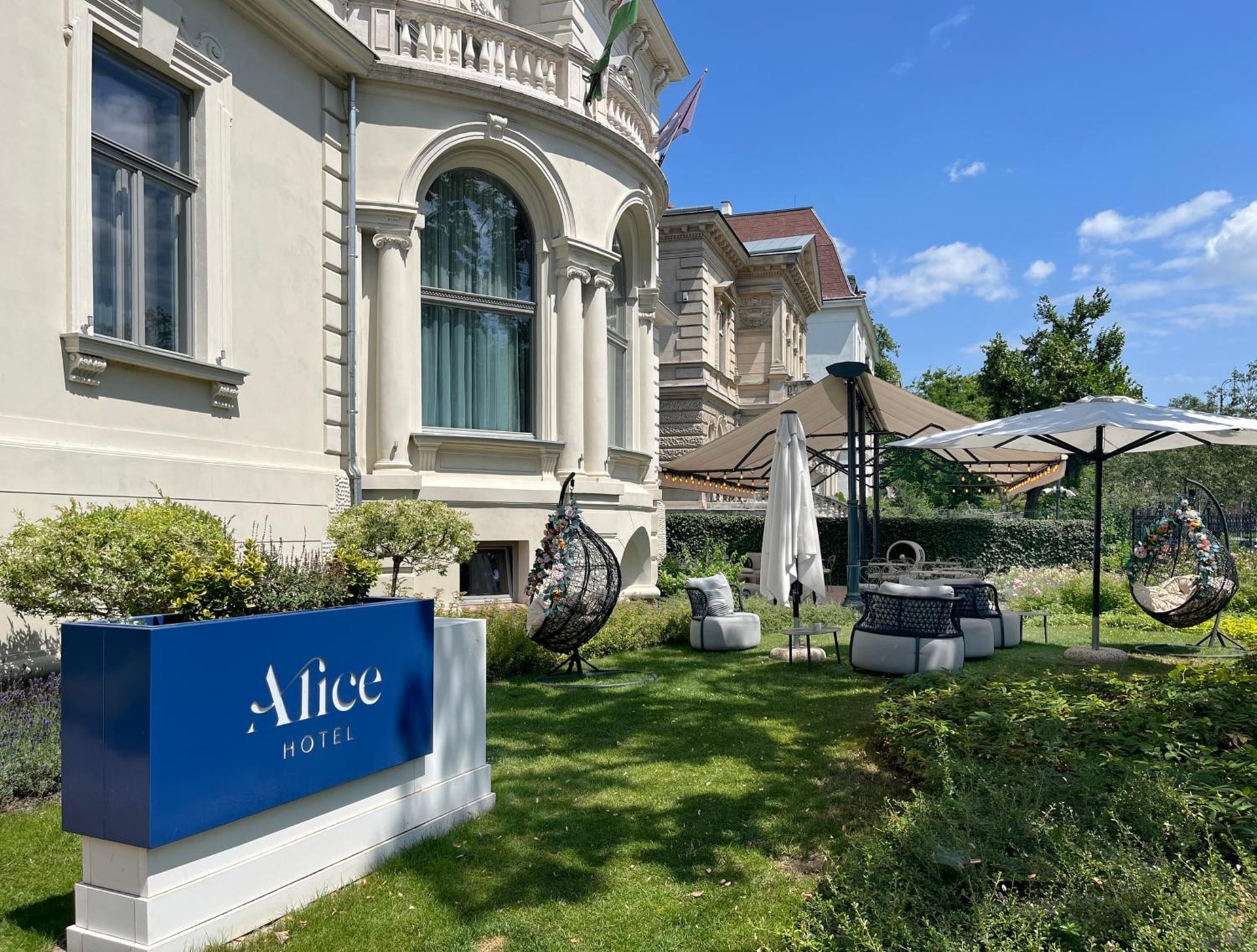 Alice Hotel