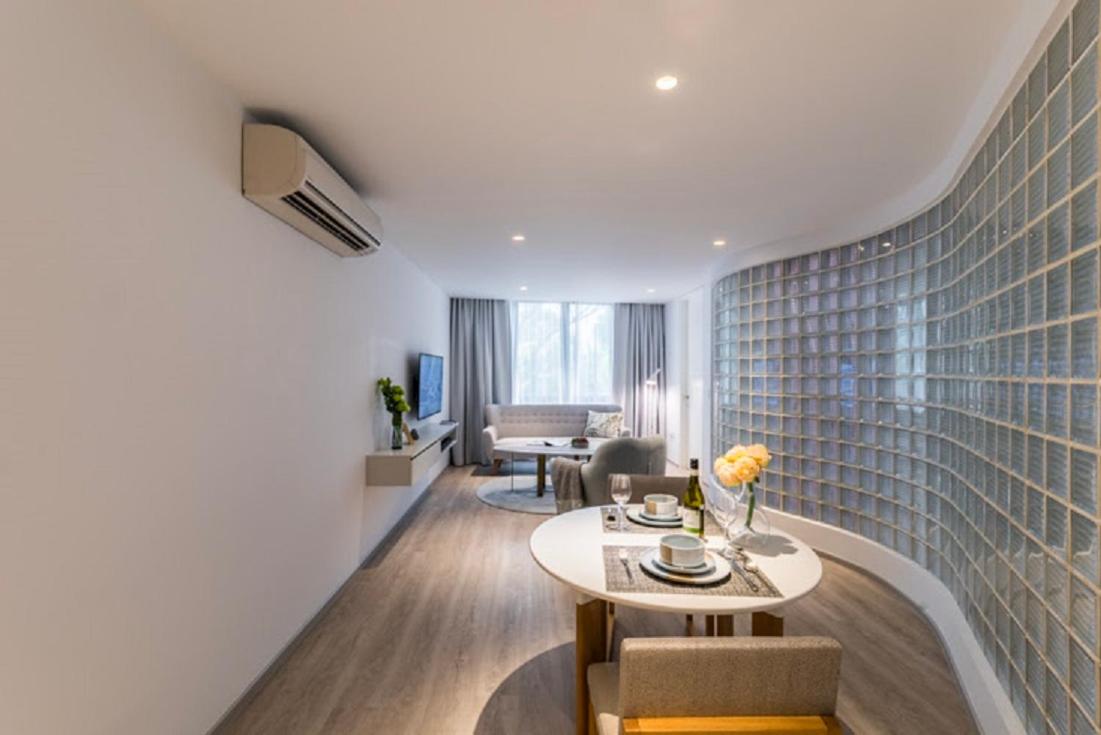 Lanson Place Winsland, Singapore