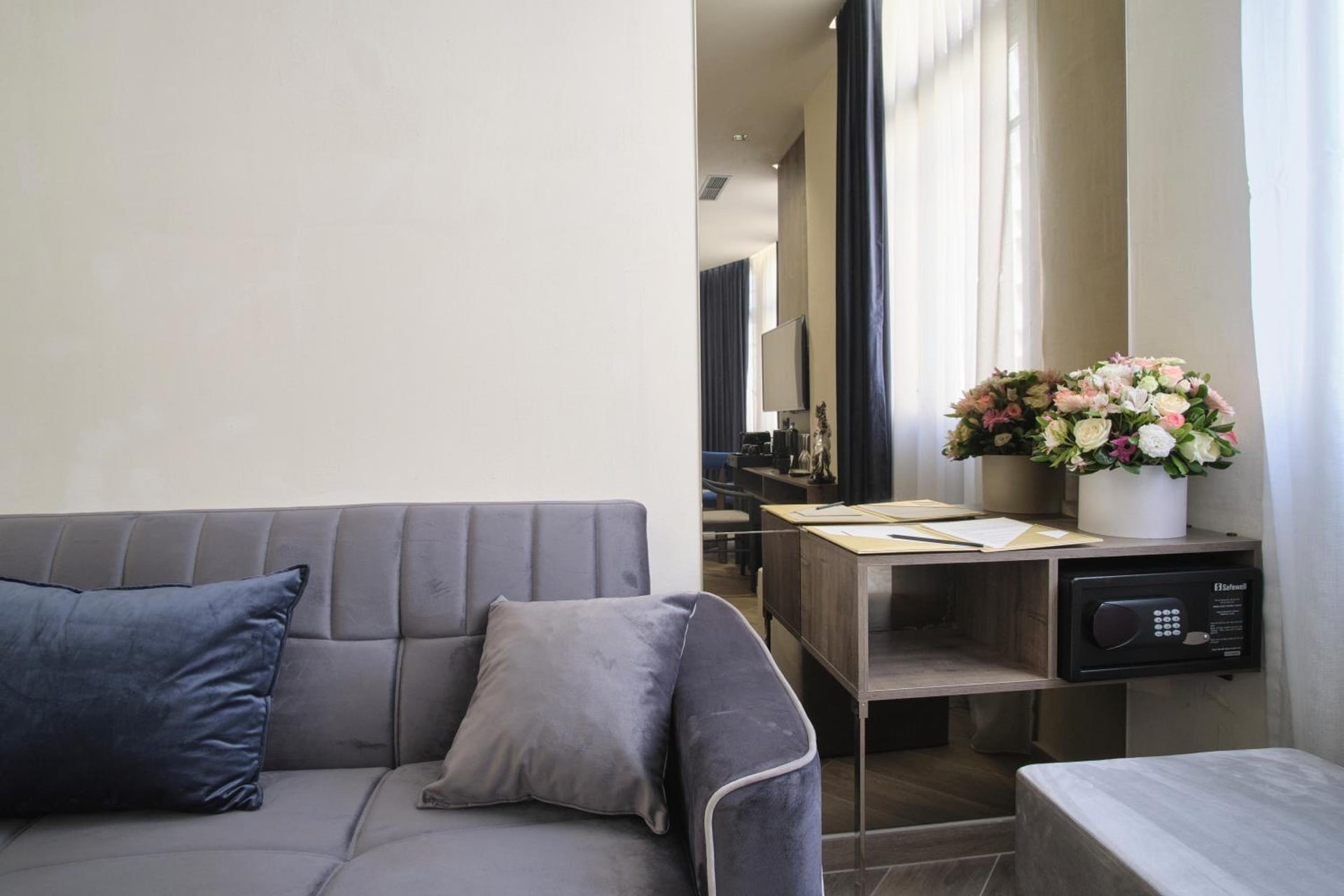 Athens The L7 Str - Luxury Boutique Collection Hotel