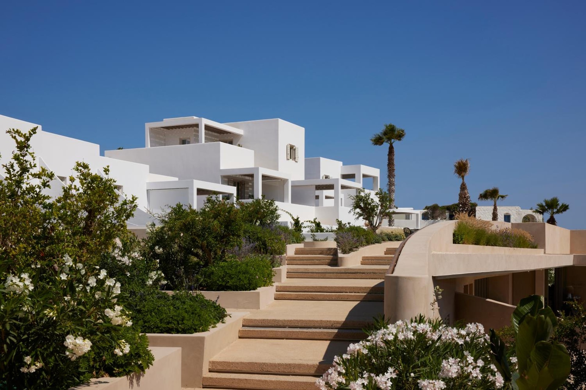 Avant Mar Paros