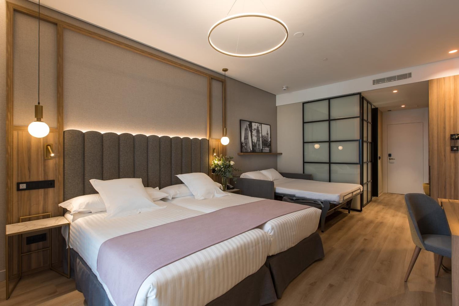 Hotel Giralda Center
