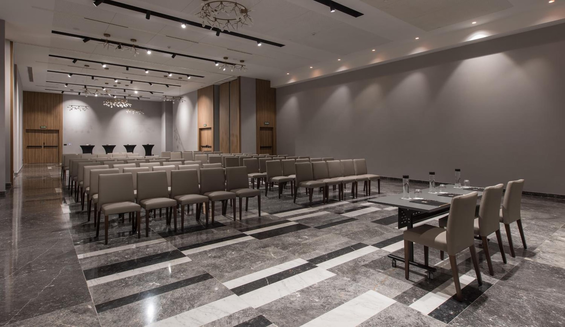 Hotel Giralda Center