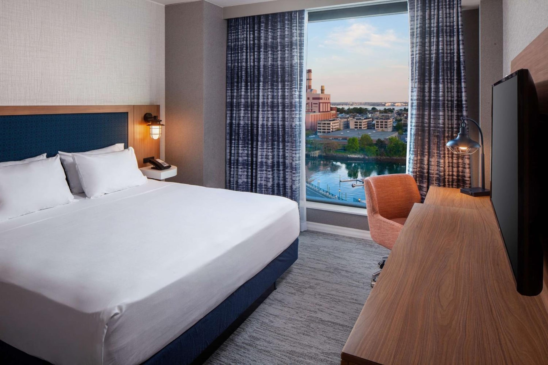 Hampton by Hilton at the Boston Seaport District