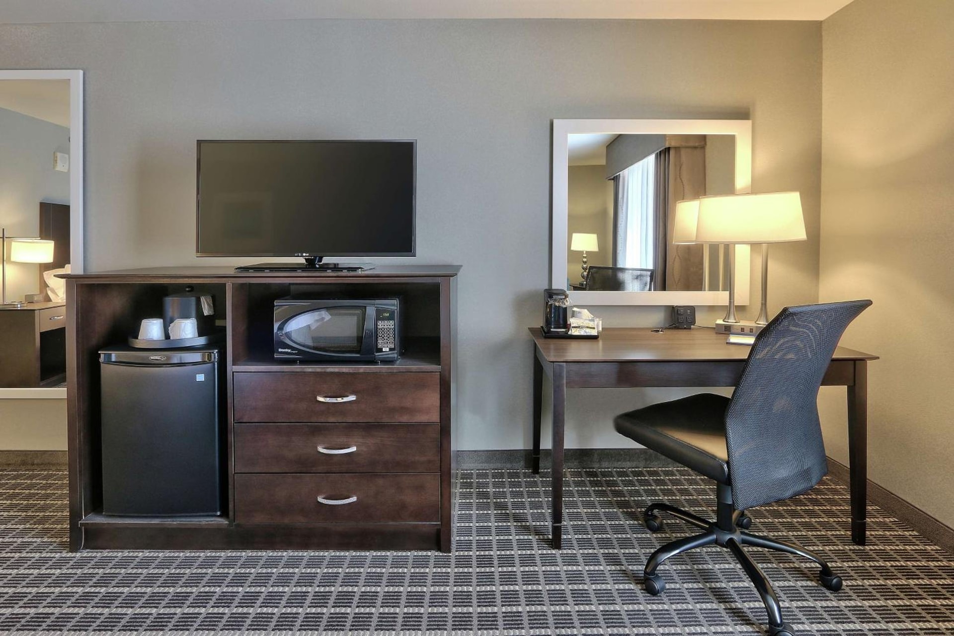 Hampton Inn & Suites Albuquerque Airport