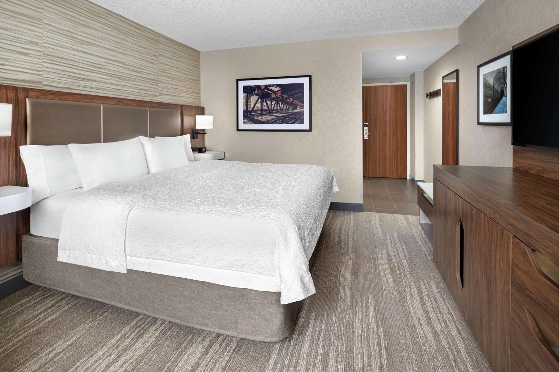 Hampton Inn & Suites Chicago-Downtown