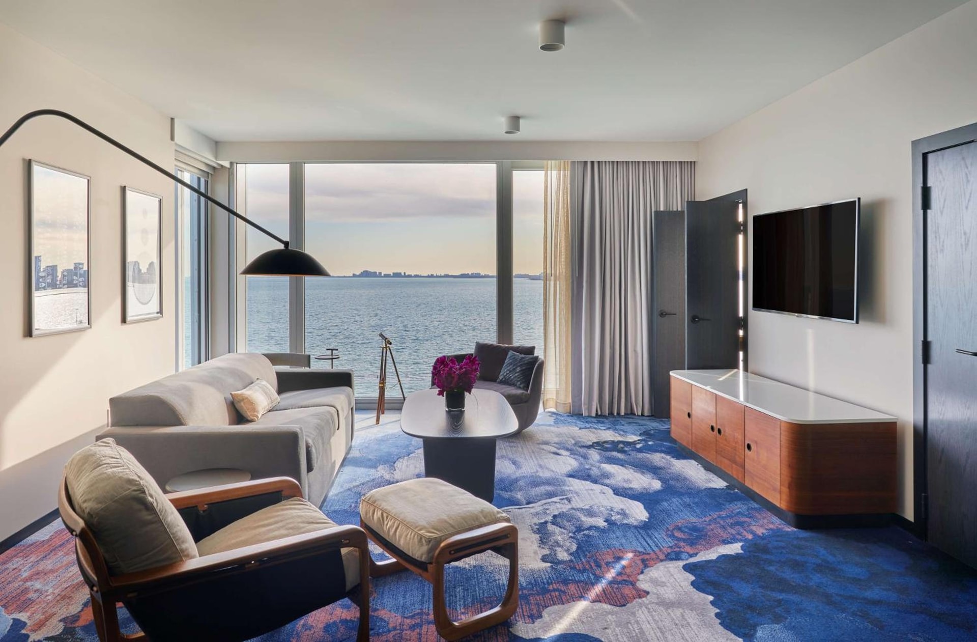 Sable At Navy Pier Chicago, Curio Collection By Hilton