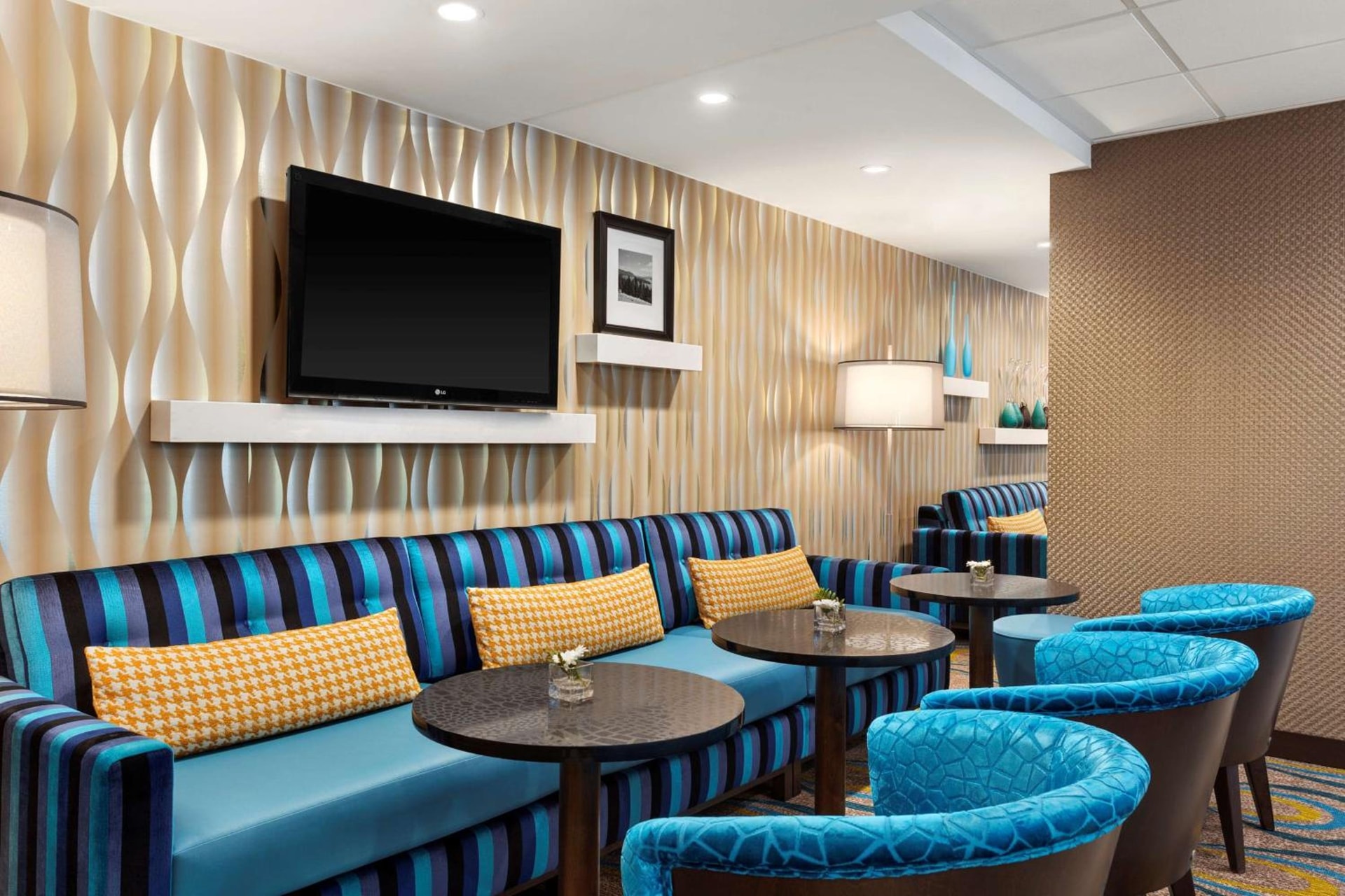 Hampton Inn & Suites, by Hilton - Vancouver Downtown
