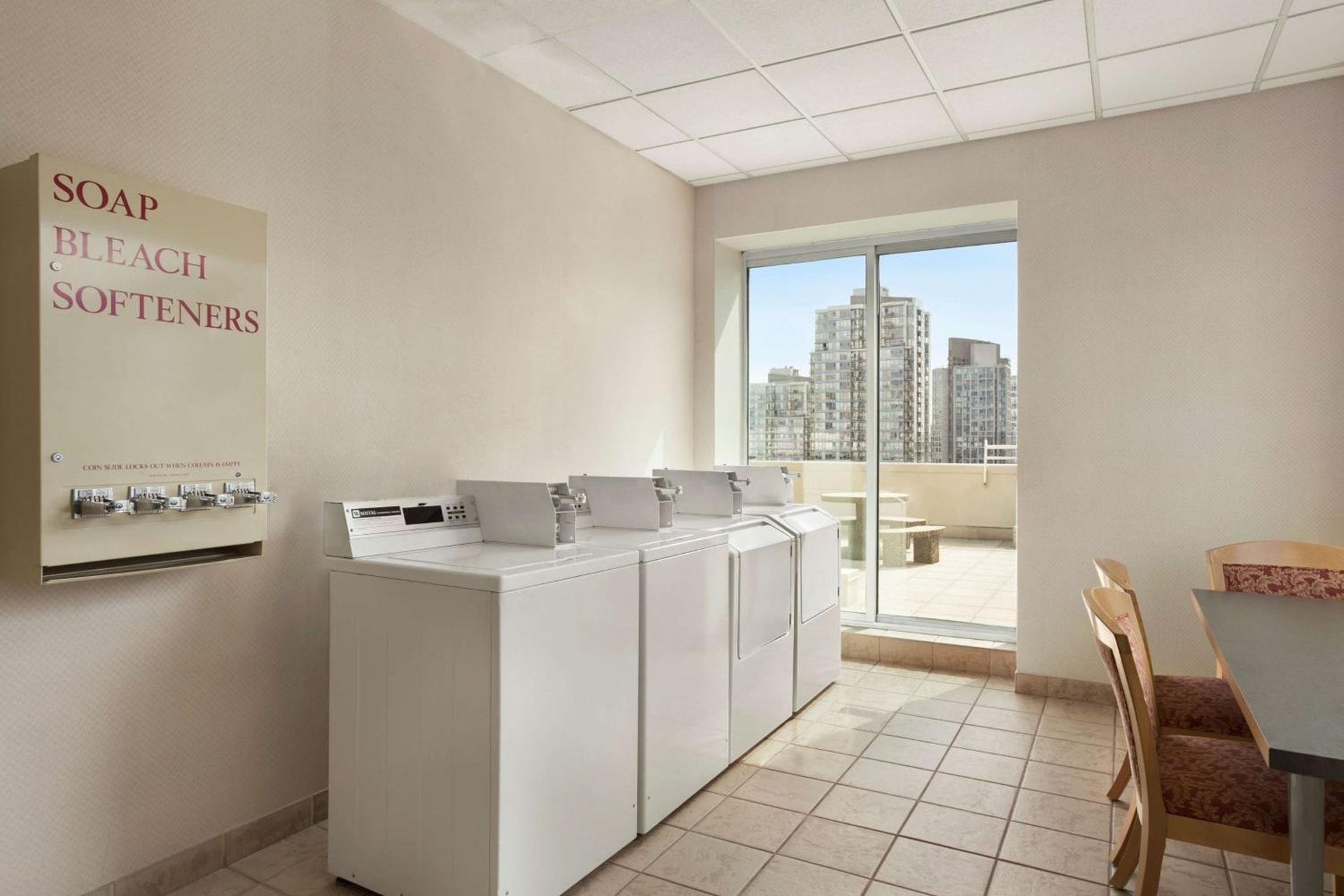 Hampton Inn & Suites, by Hilton - Vancouver Downtown