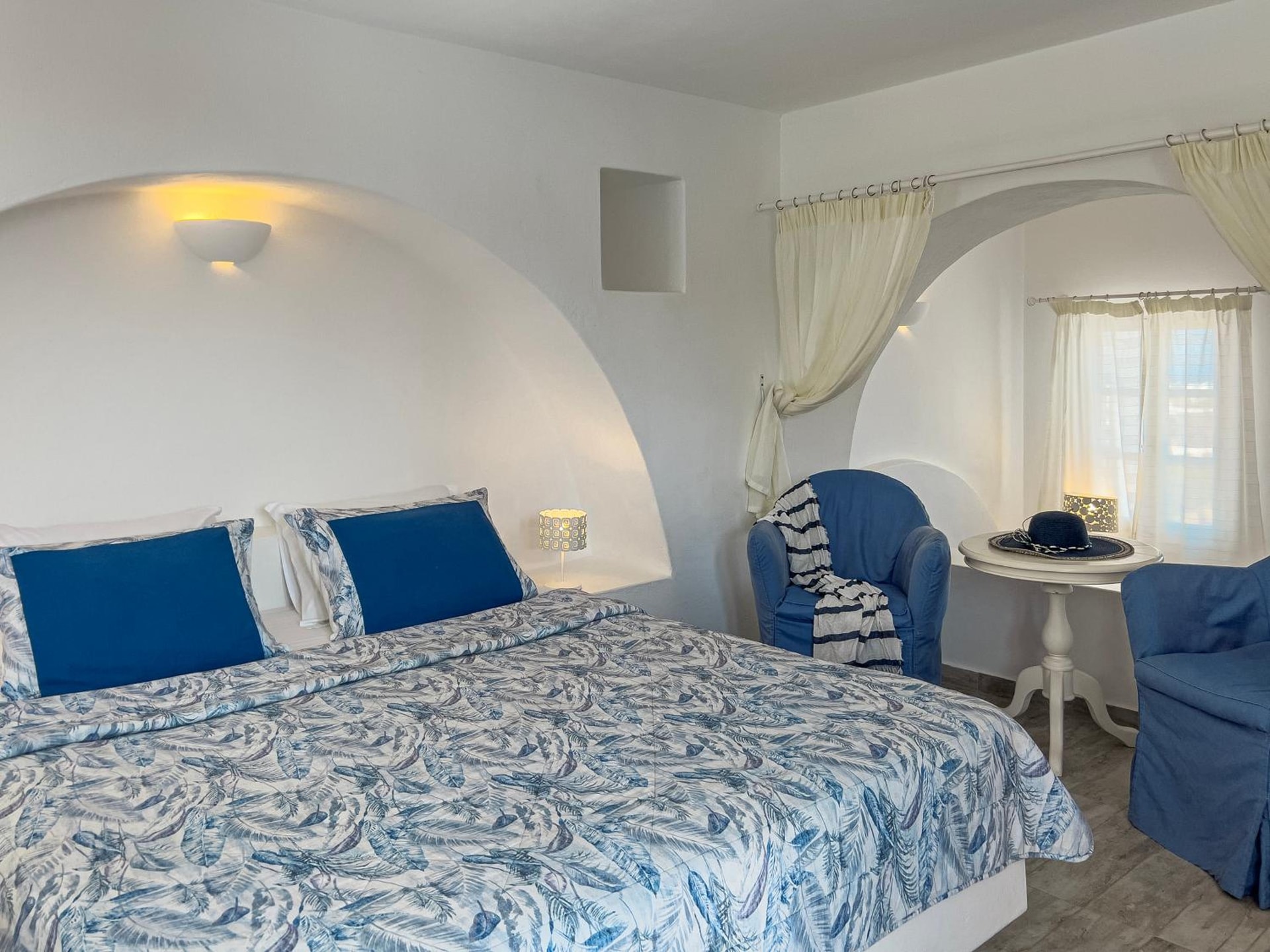 Aspalathras White Hotel