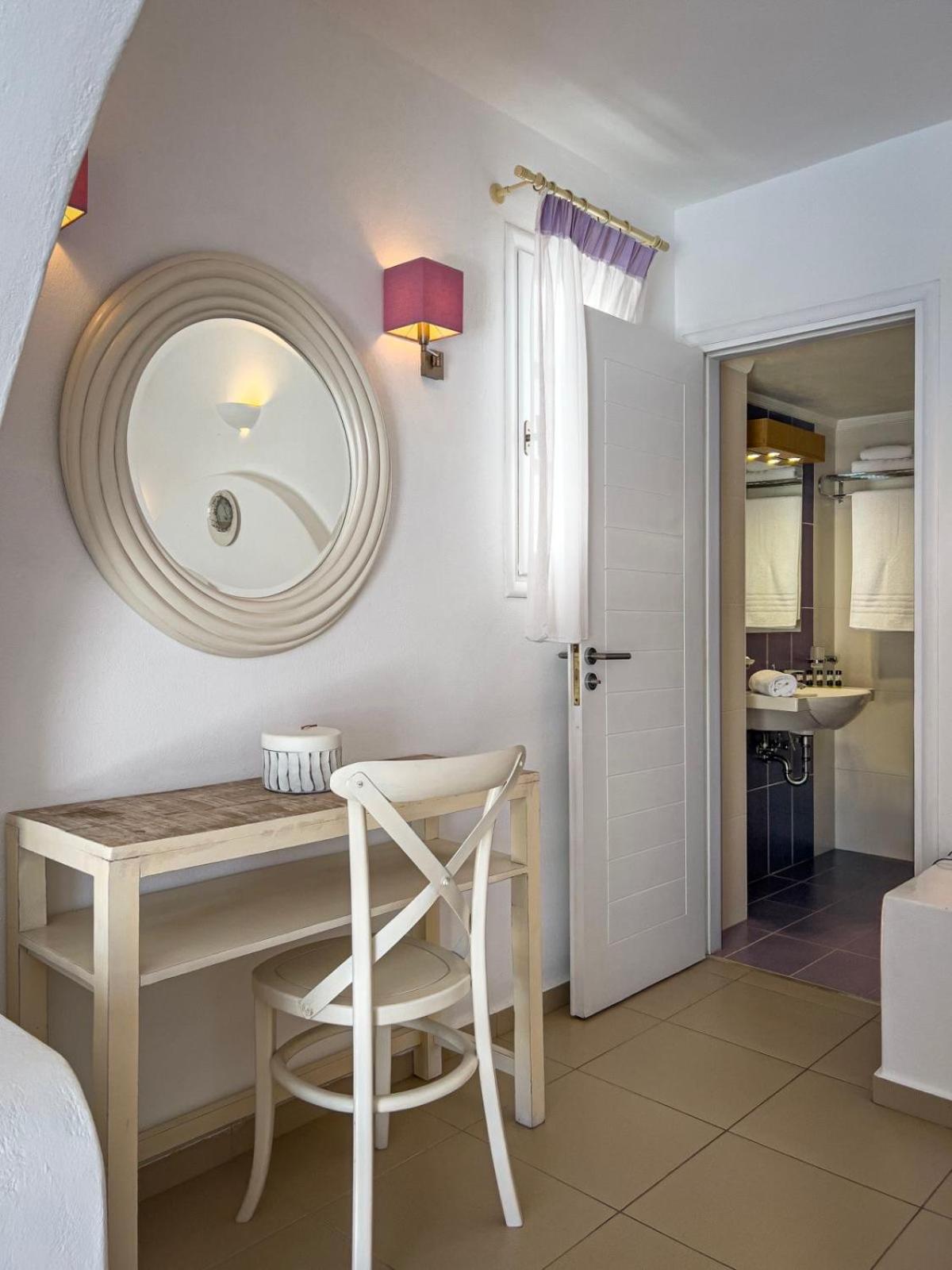 Aspalathras White Hotel