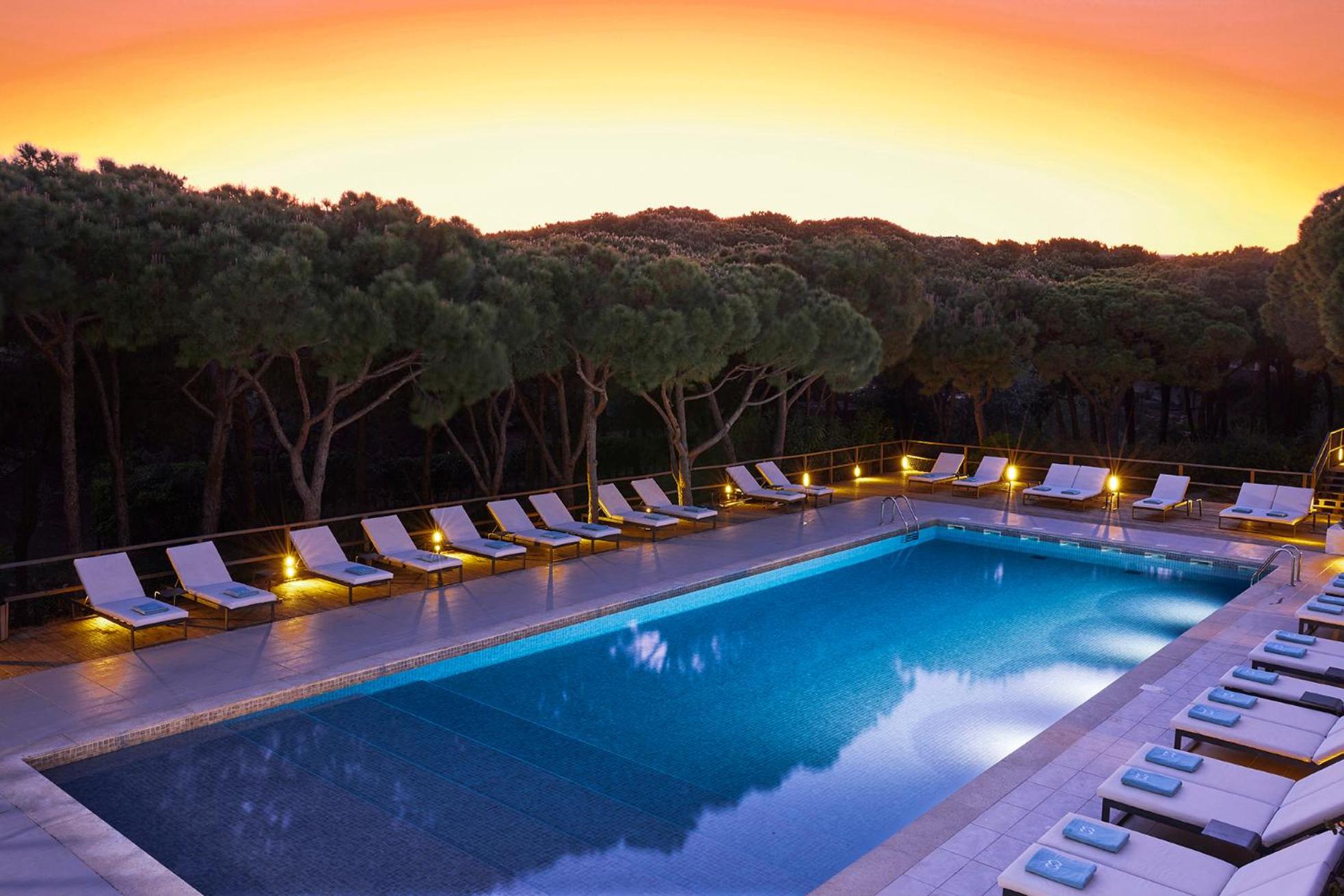 swimming pool