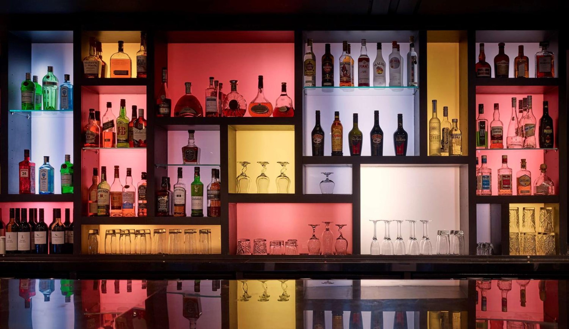 bar