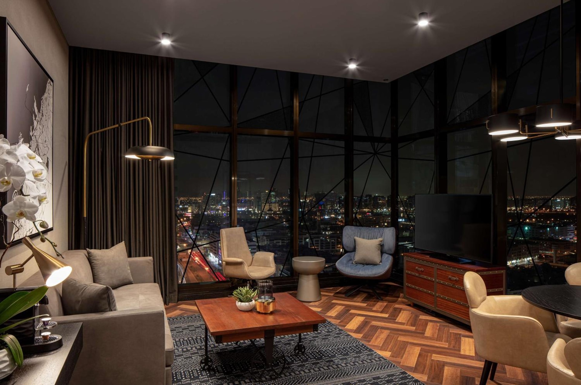 Woodstock Corner - Newly renovated slick and modern loft apartments