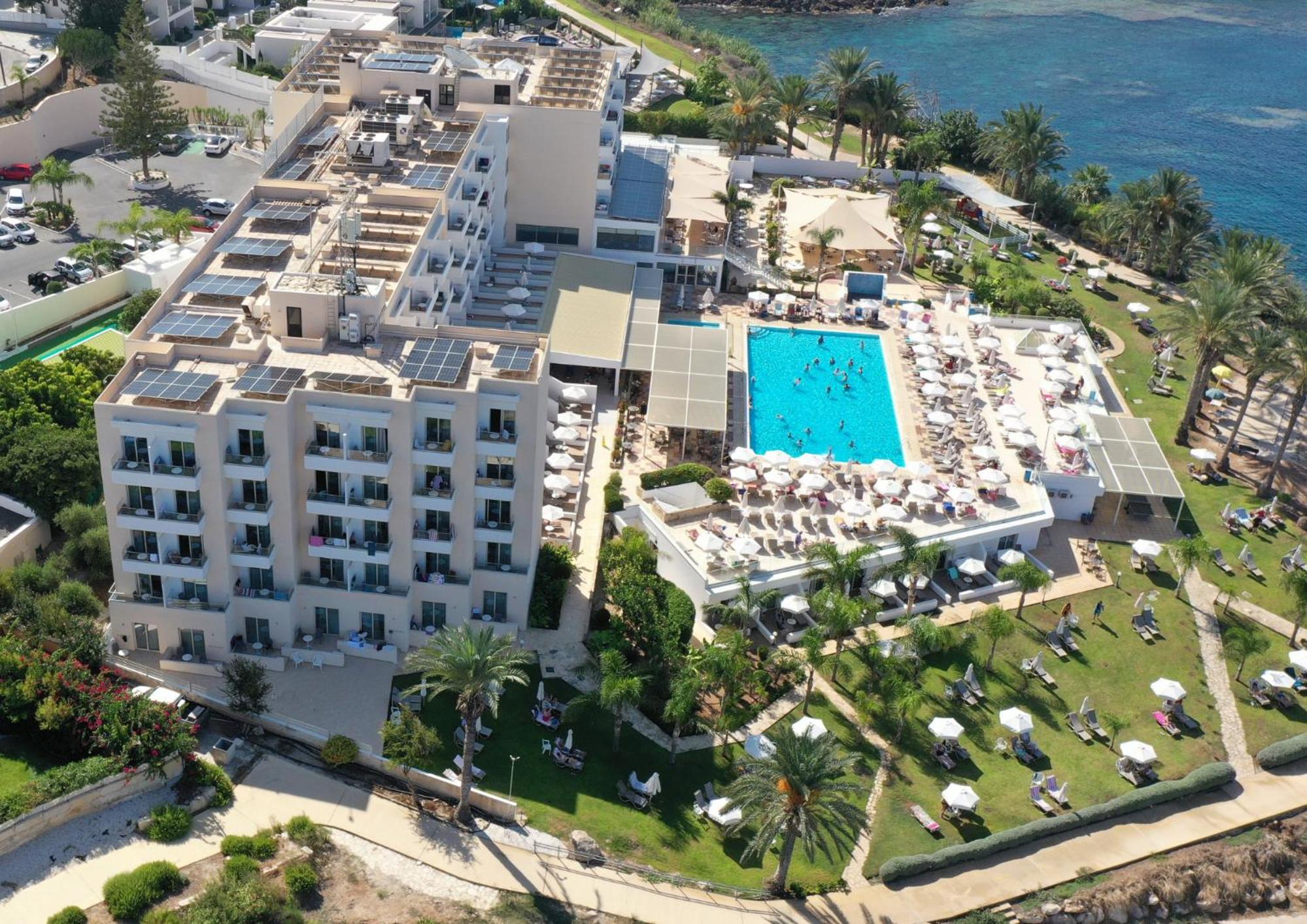 Queens Bay Hotel