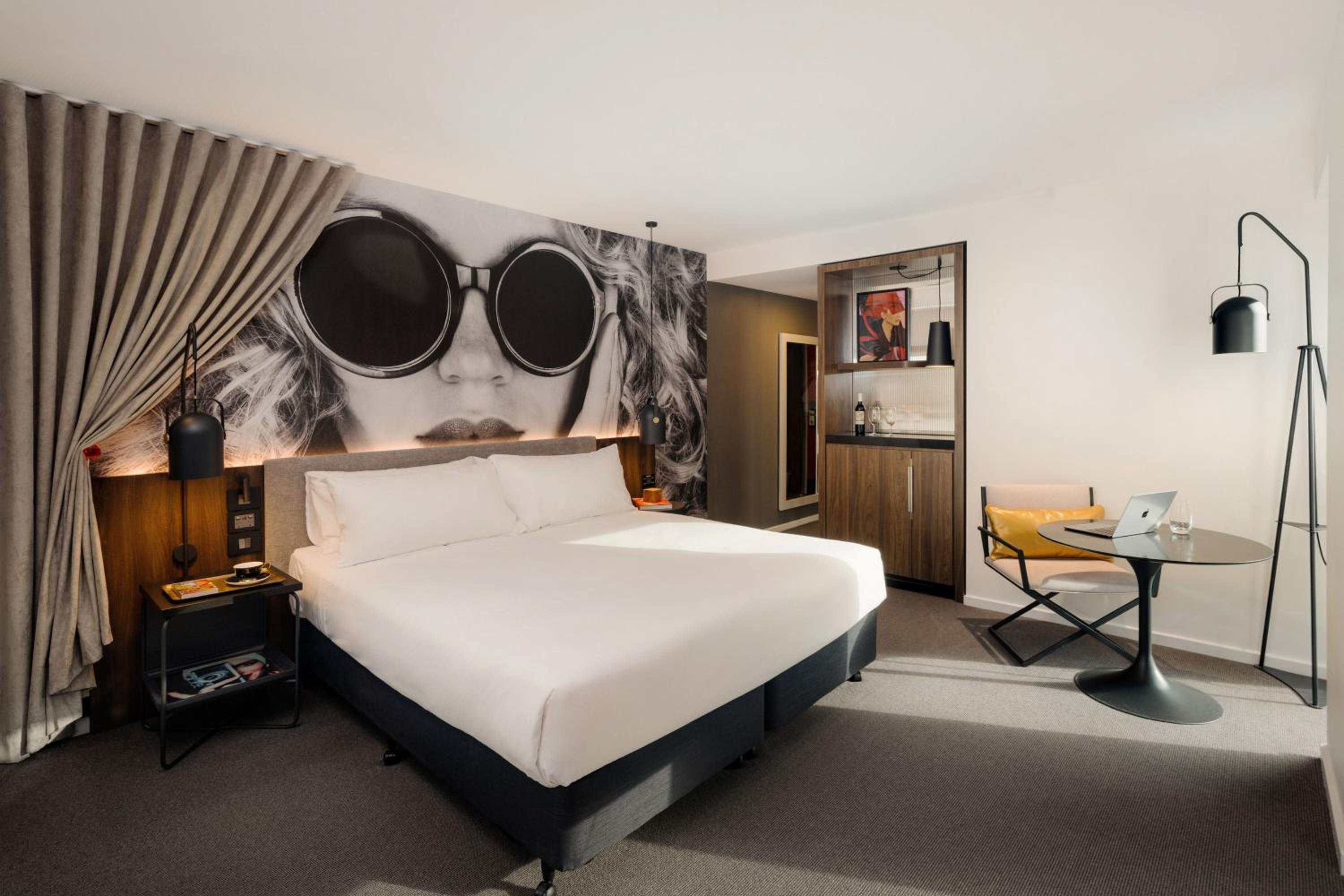 Hotel Indigo Melbourne on Flinders by IHG