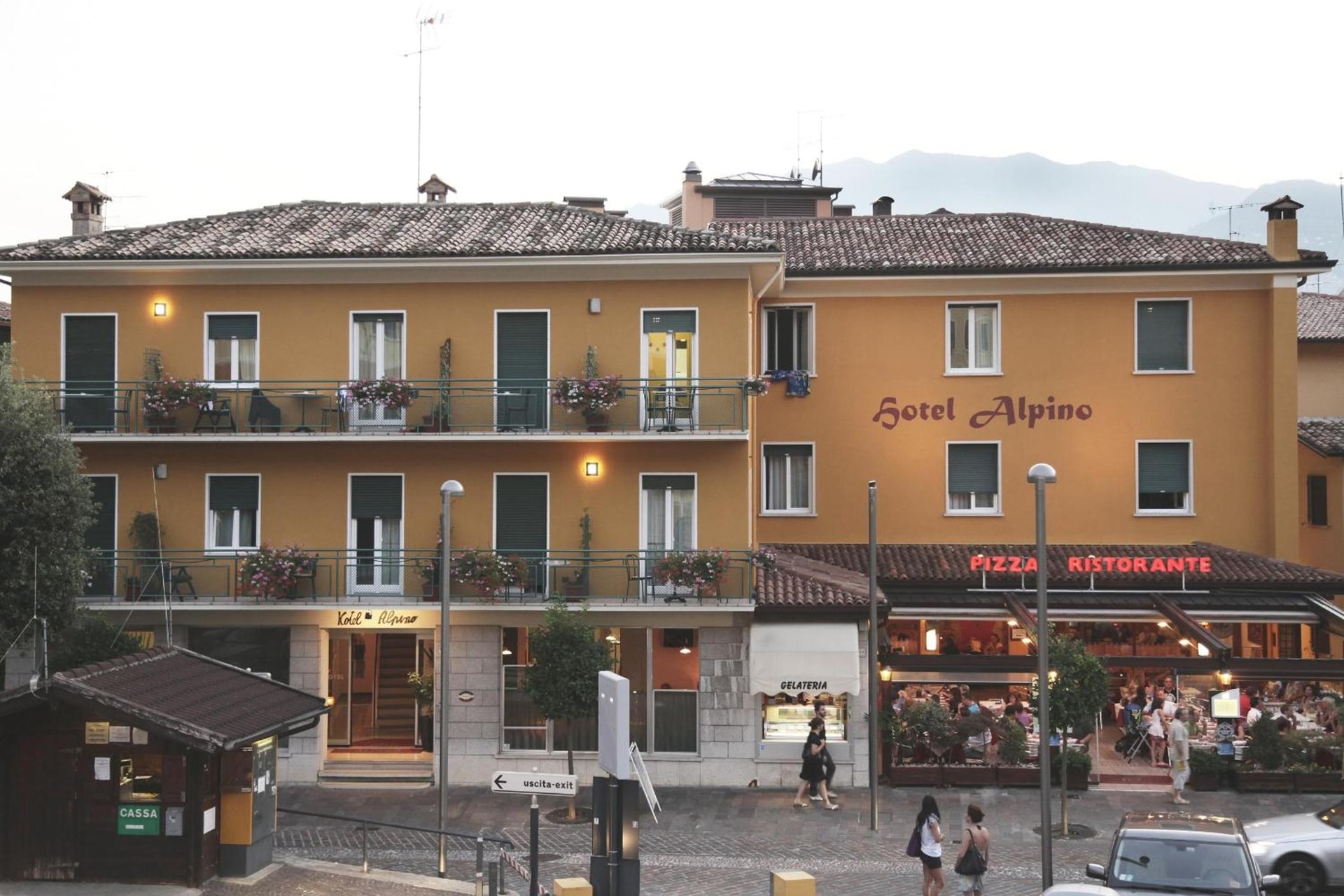 Hotel Alpino