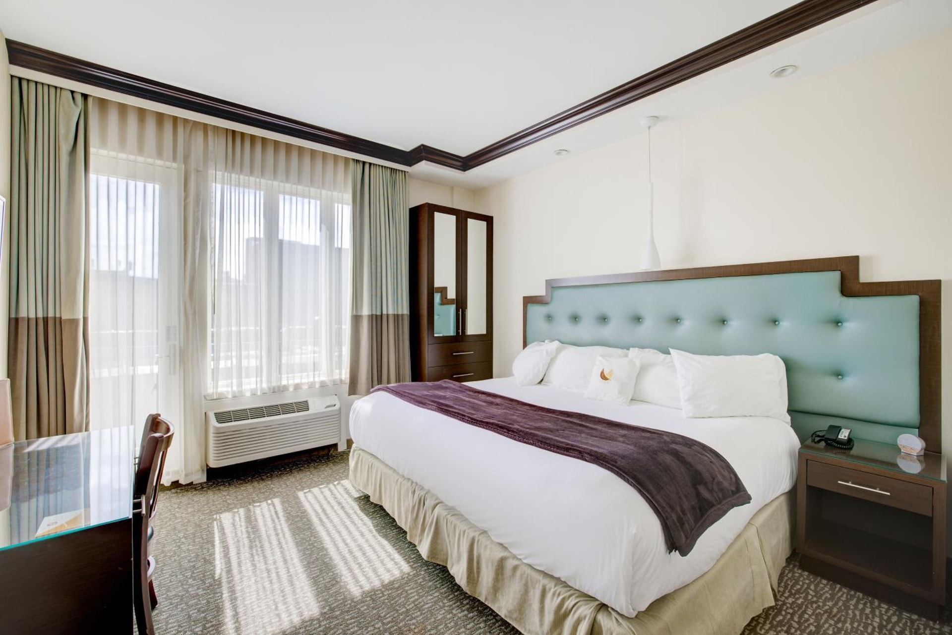 Aura Hotel Brooklyn