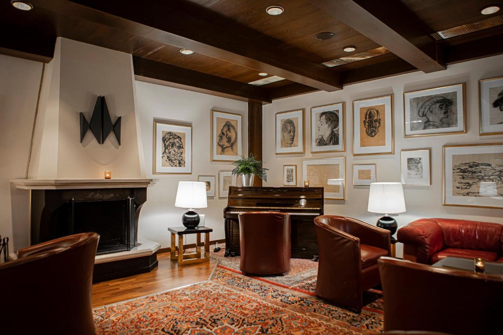 Hotel Holt - The Art Hotel