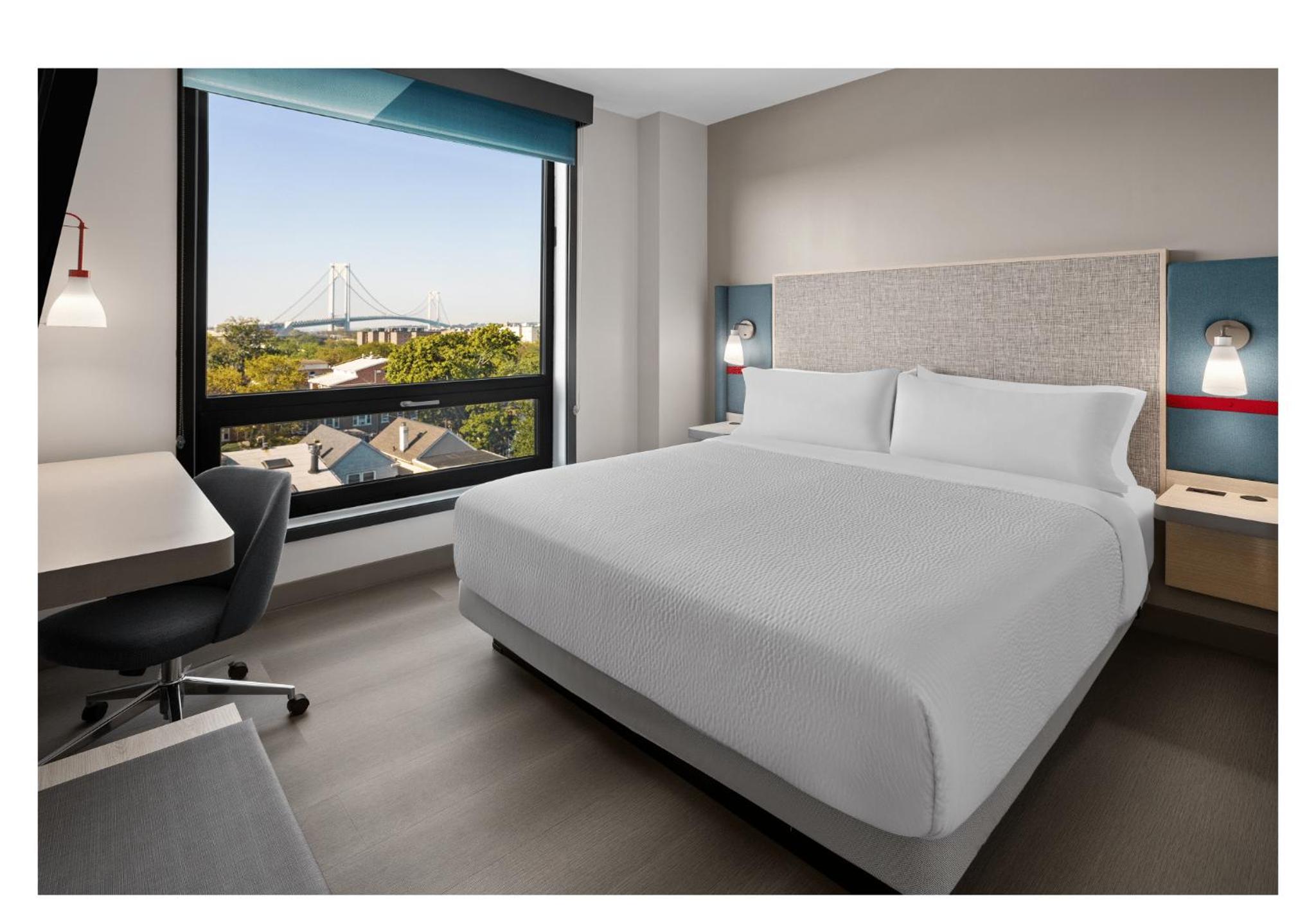 avid hotels - Brooklyn Dyker Heights by IHG