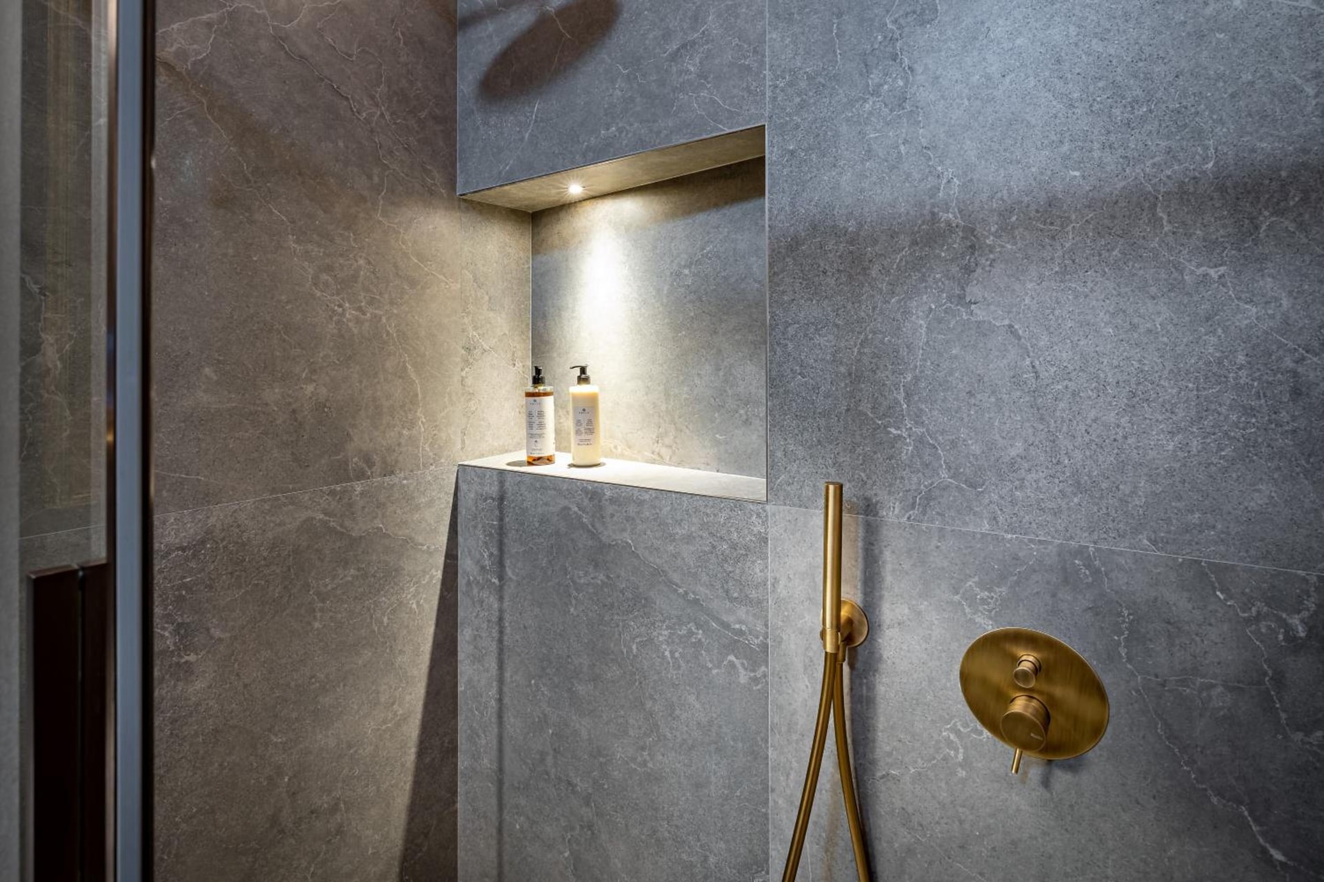 Le Torri by Dimora Collection - 18th-Century Palazzo Suites in Florence - Adults Only