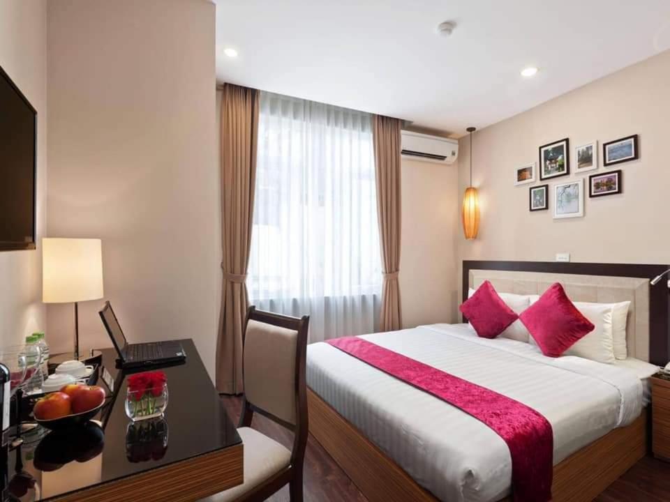 Golden Moon Suite Hotel & Travel