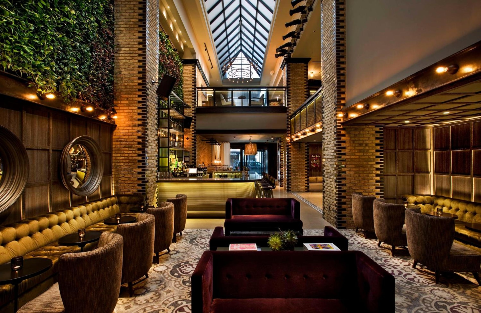 Thompson Chicago, by Hyatt