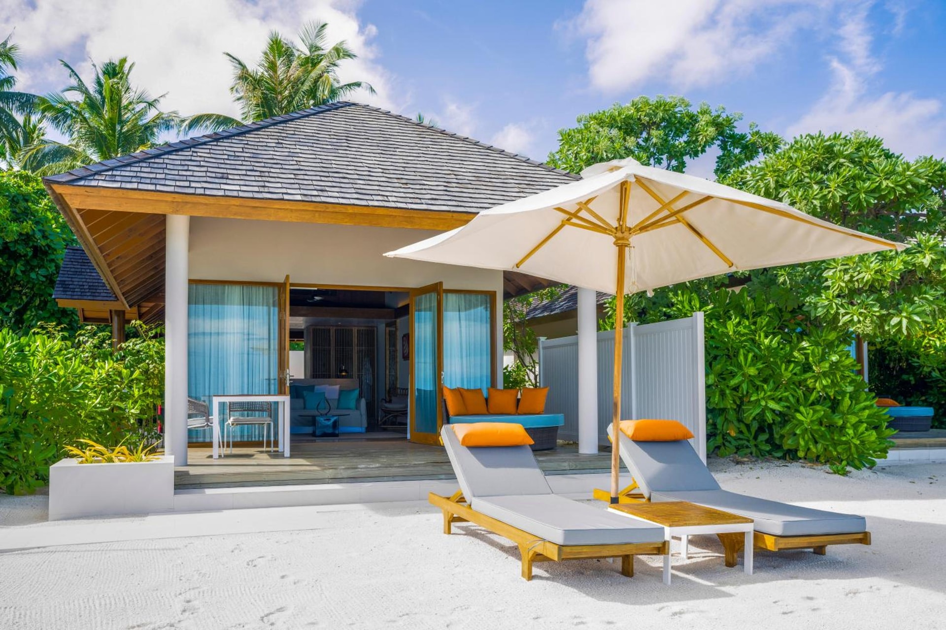 Emerald Faarufushi Resort & Spa - Deluxe All Inclusive