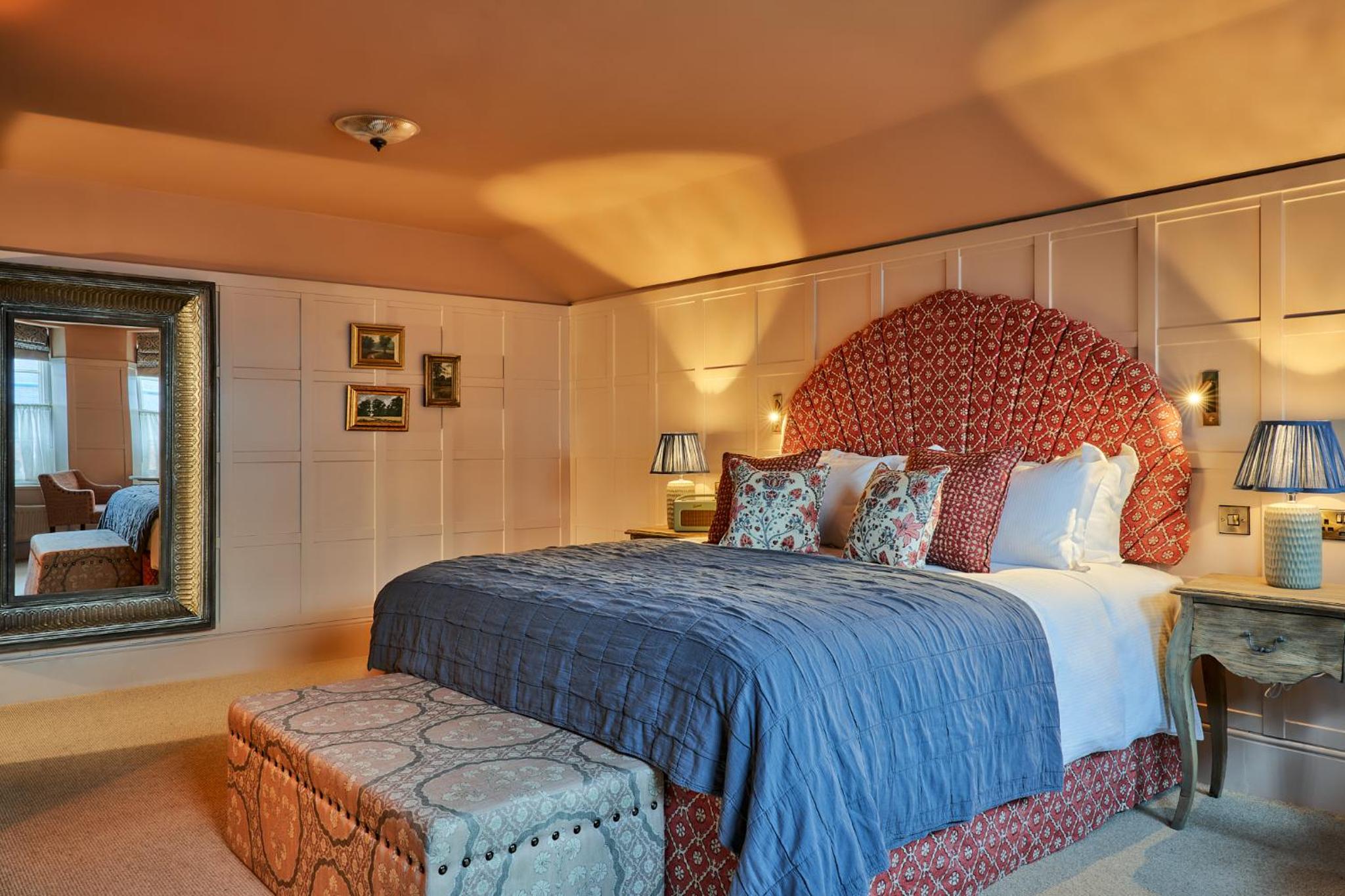 The White Horse - A Heartwood Inn