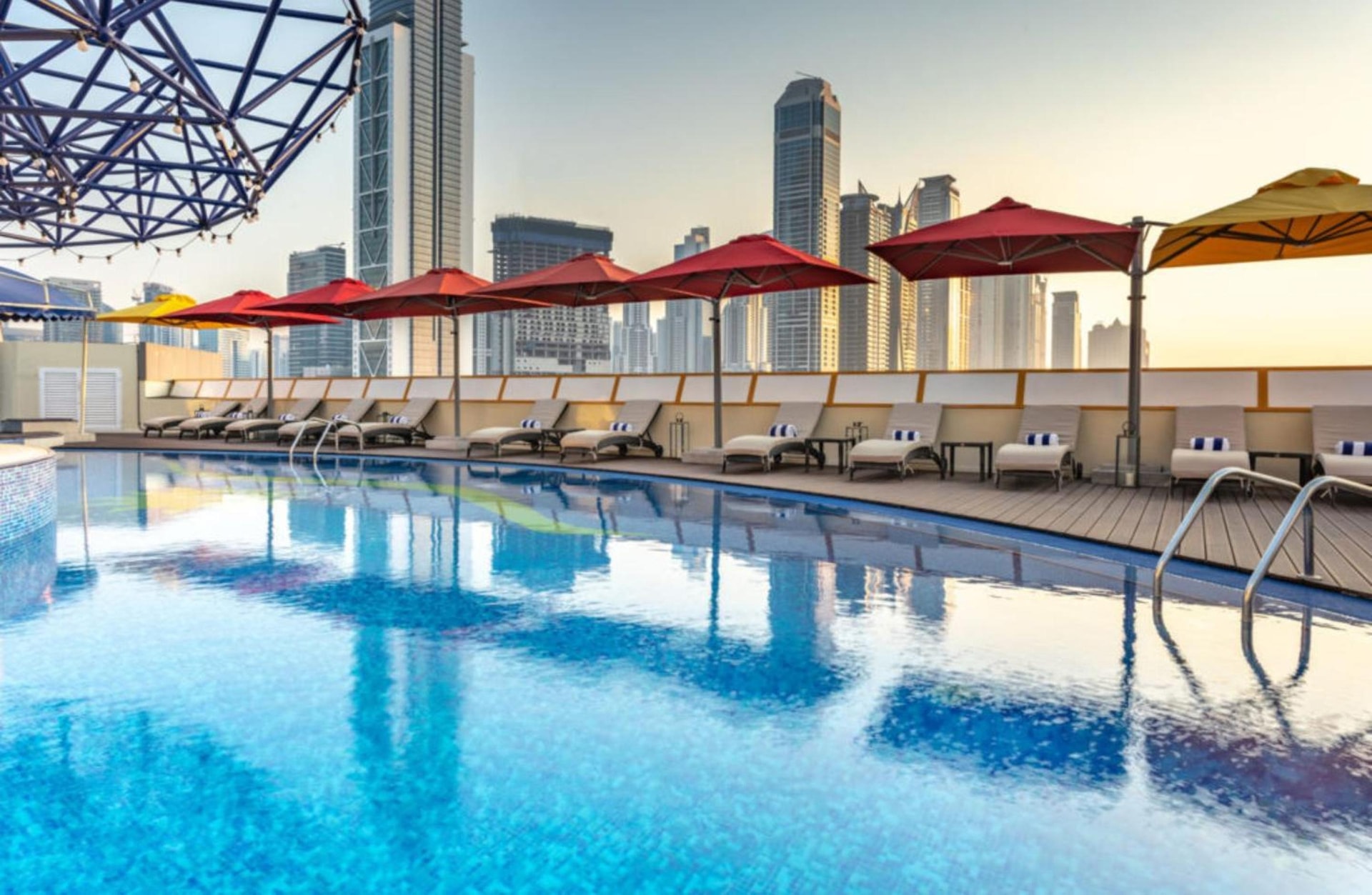 Leva Hotel and Suites, Opposite Downtown