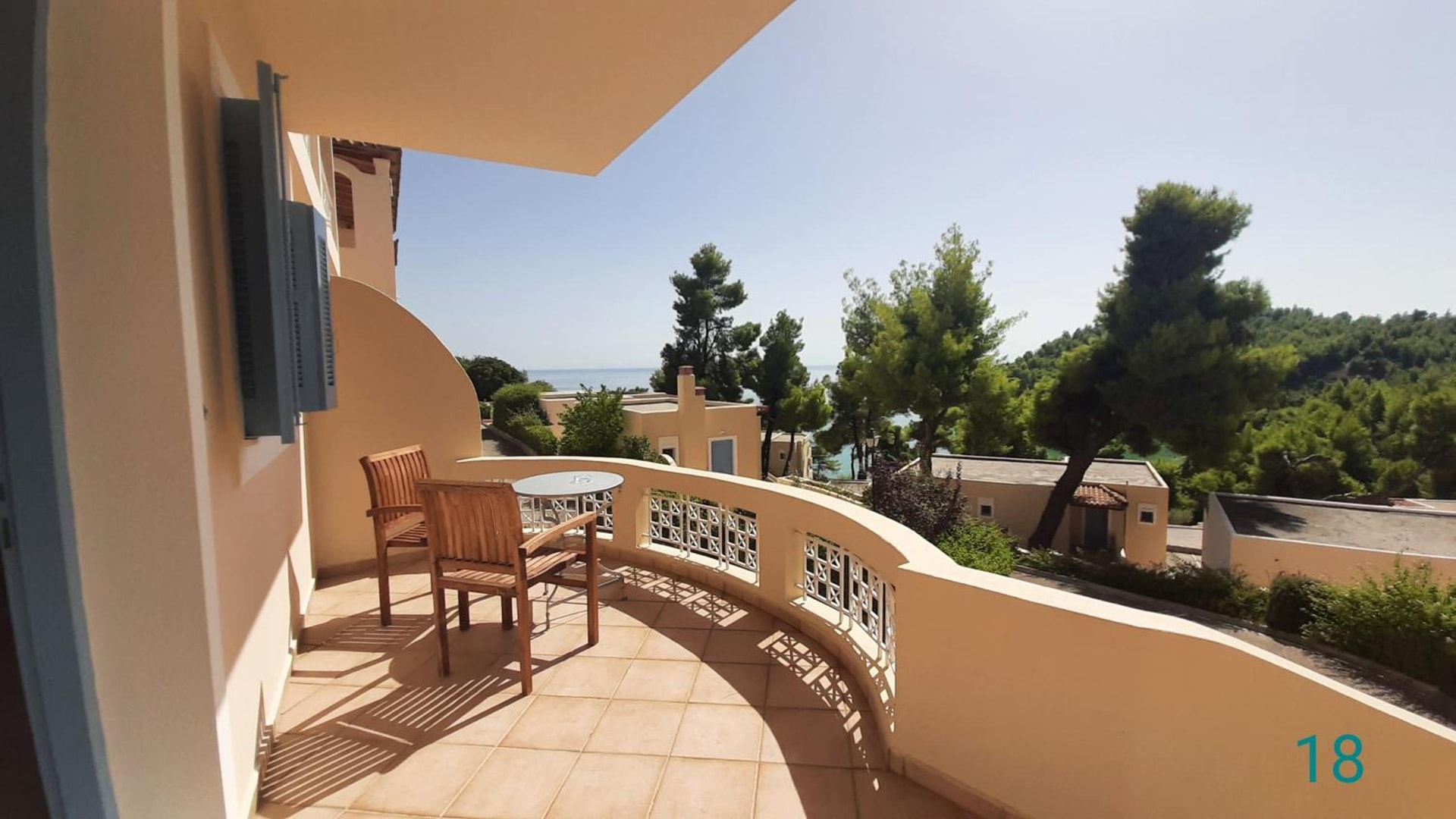 Alonissos Beach Bungalows And Suites Hotel