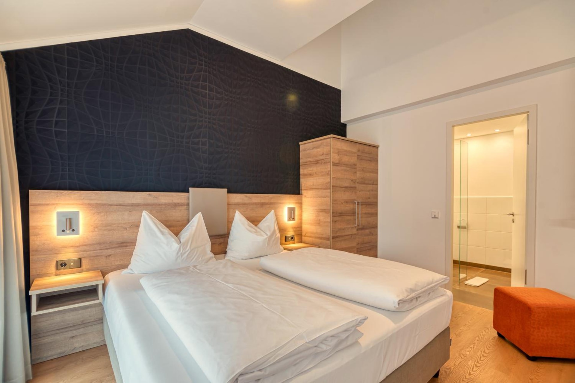 WESTSIDE Hotel